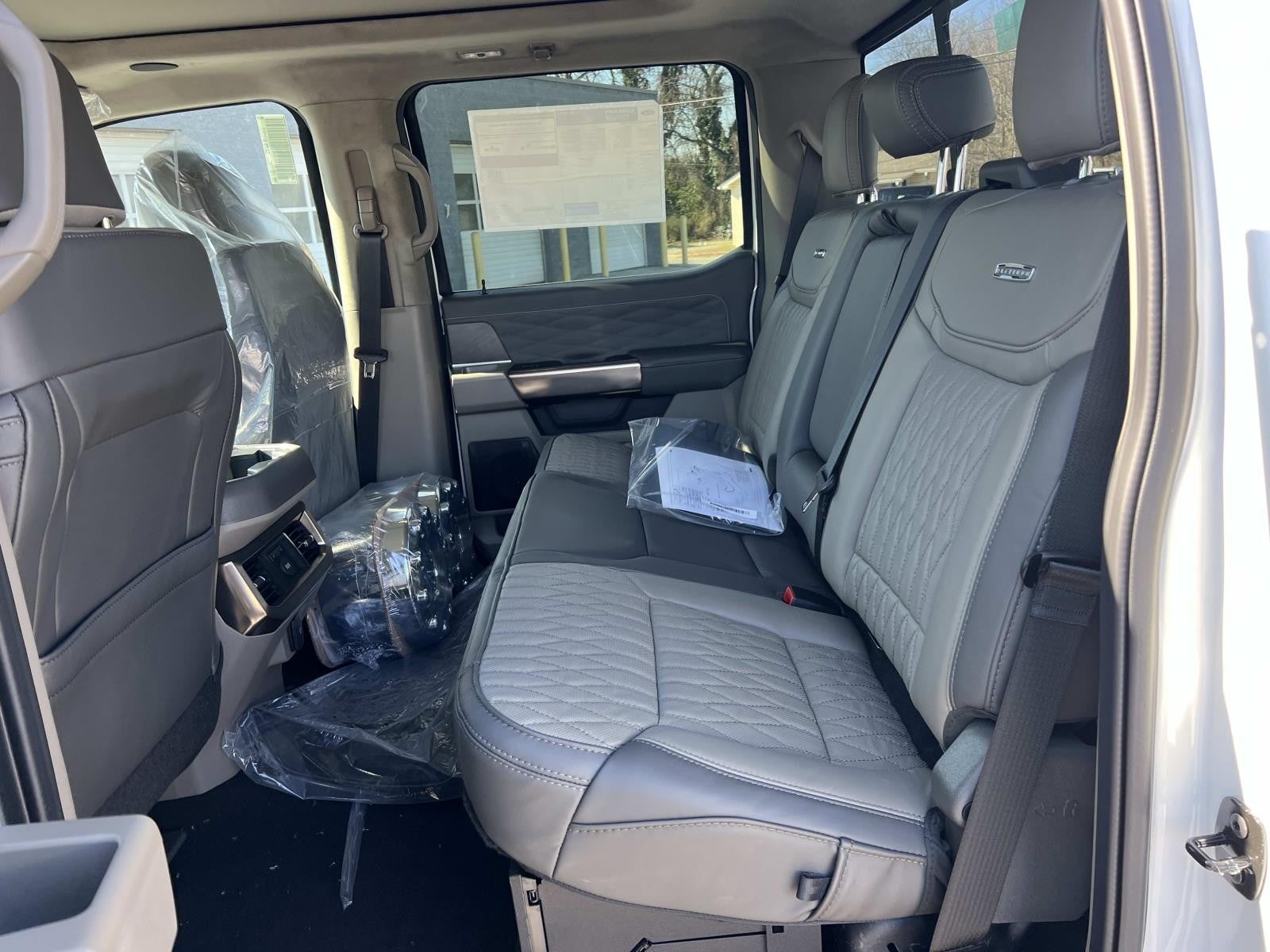 2026 Ford Super Duty F-450 DRW PLATINUM 4WD CREW CAB 8'