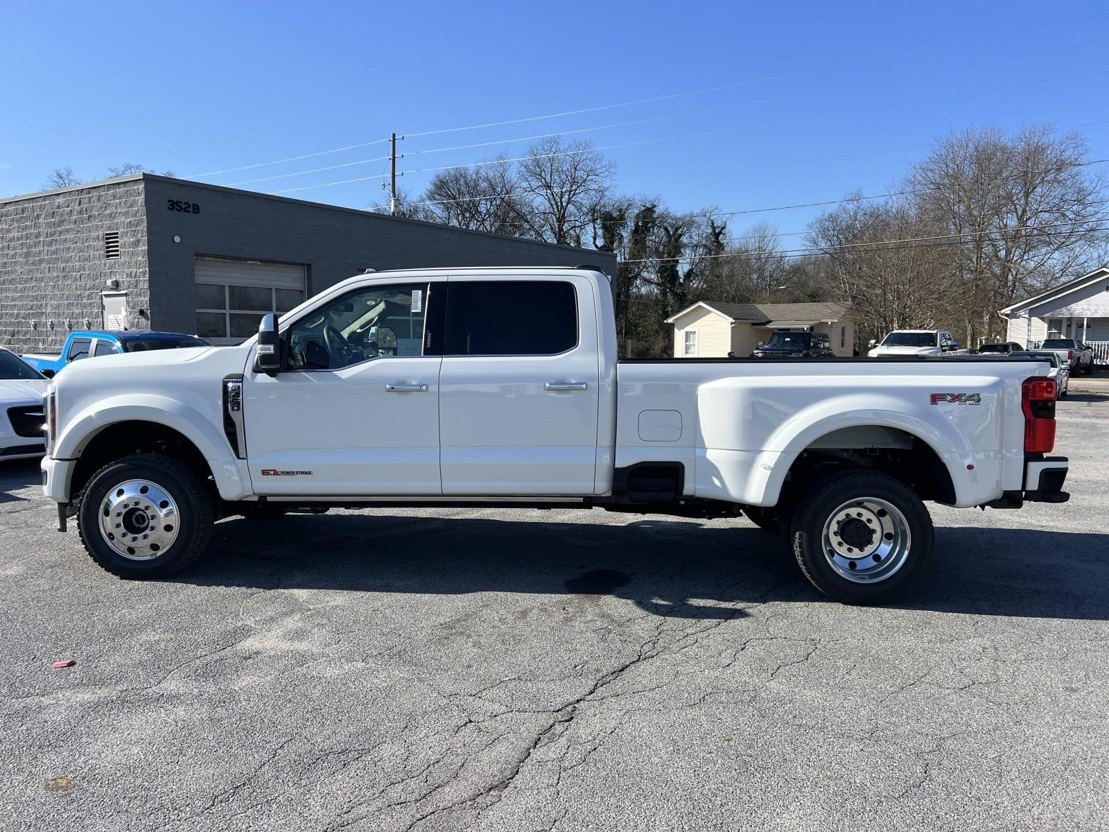2026 Ford Super Duty F-450 DRW PLATINUM 4WD CREW CAB 8'