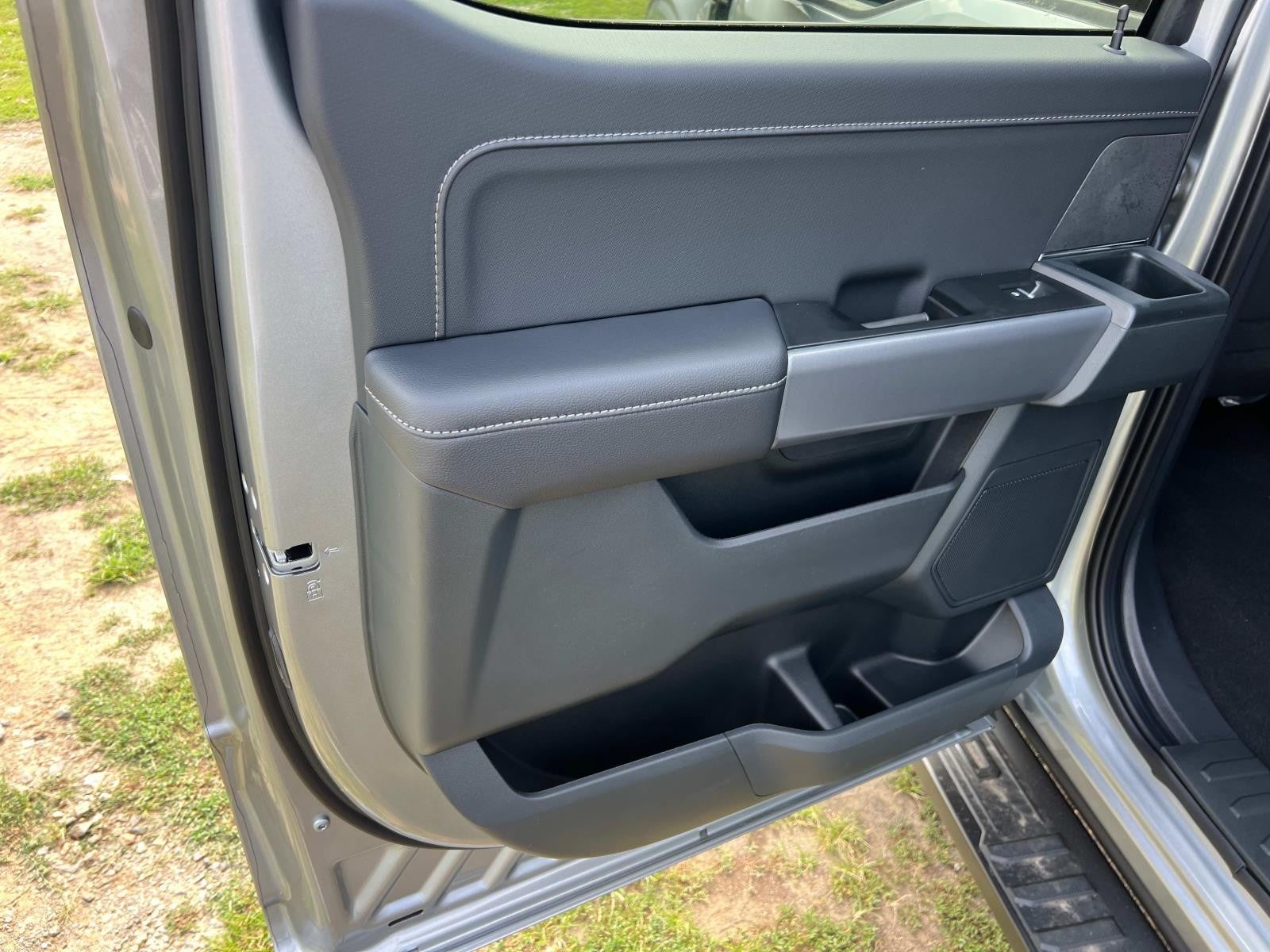 2025 Ford F-150 XLT 4WD SUPERCREW 5.5' BO