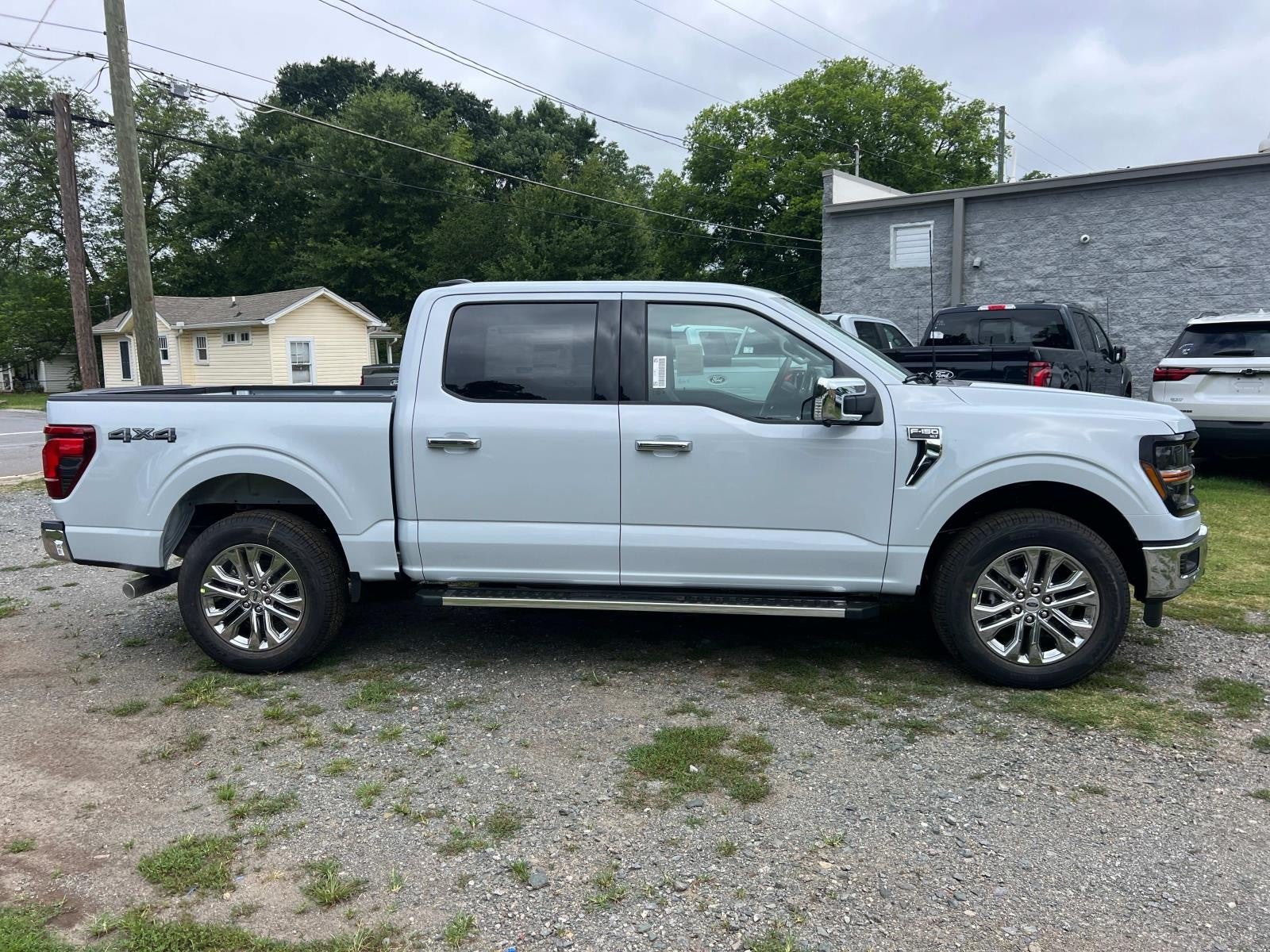 2025 Ford F-150 XLT 4WD SUPERCREW 5.5' BO