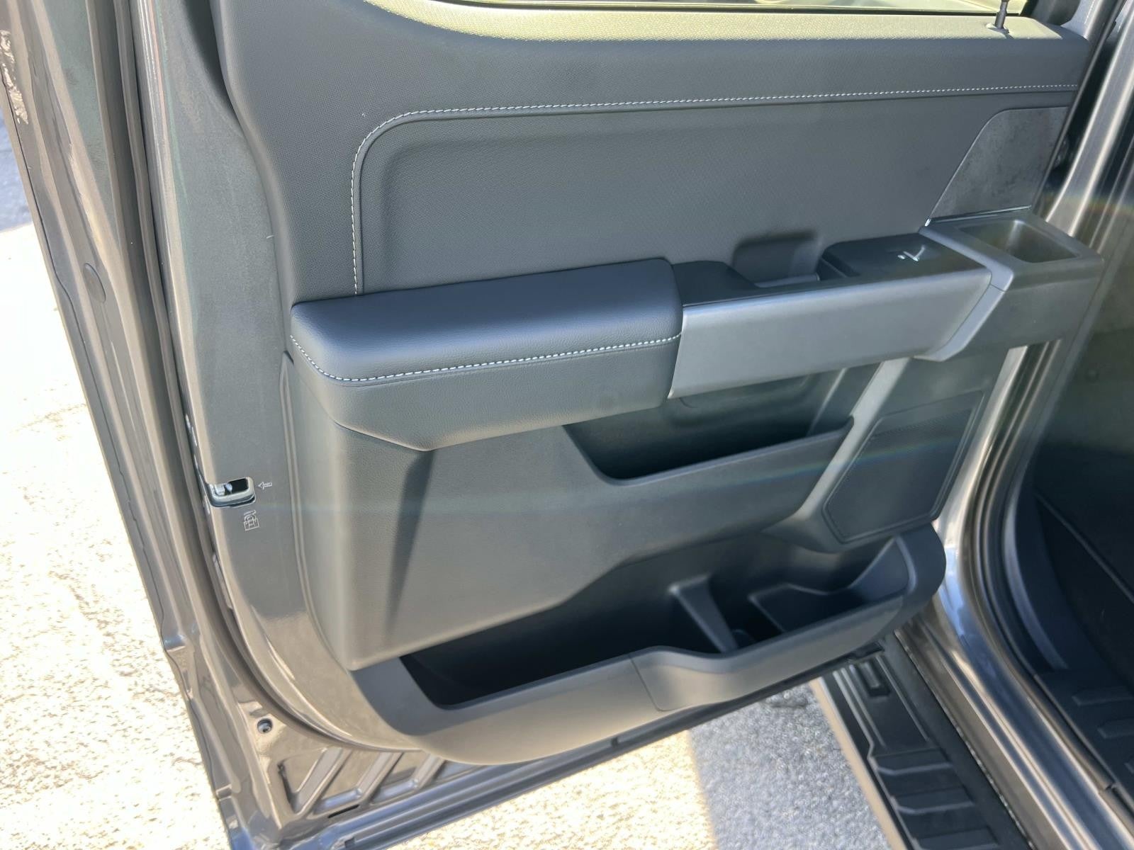 2025 Ford F-150 XLT 4WD SUPERCREW 5.5' BO