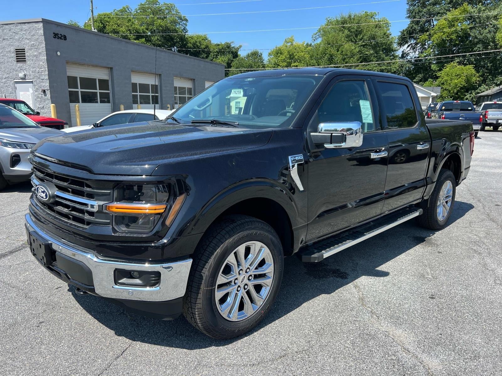 2025 Ford F-150 XLT 4WD SUPERCREW 5.5' BO