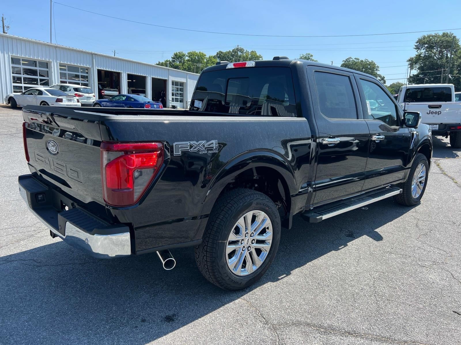 2025 Ford F-150 XLT 4WD SUPERCREW 5.5' BO