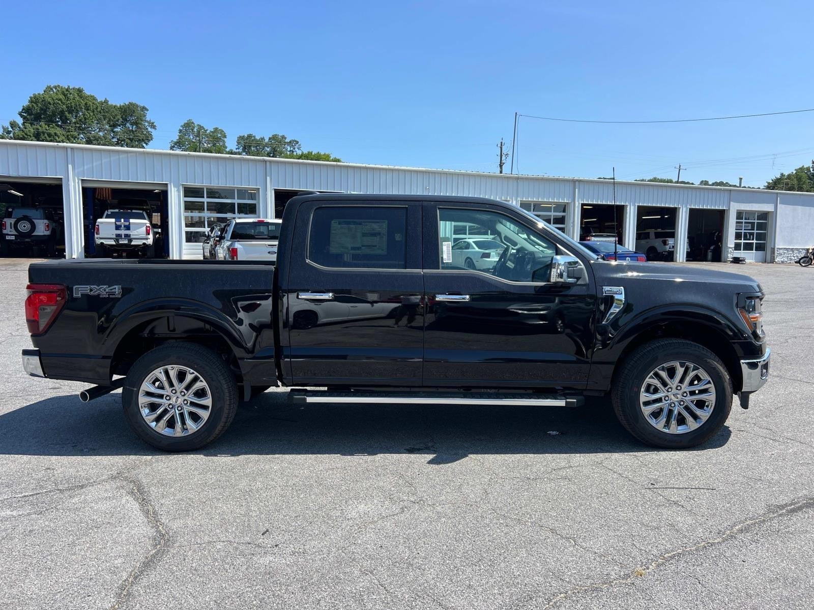 2025 Ford F-150 XLT 4WD SUPERCREW 5.5' BO