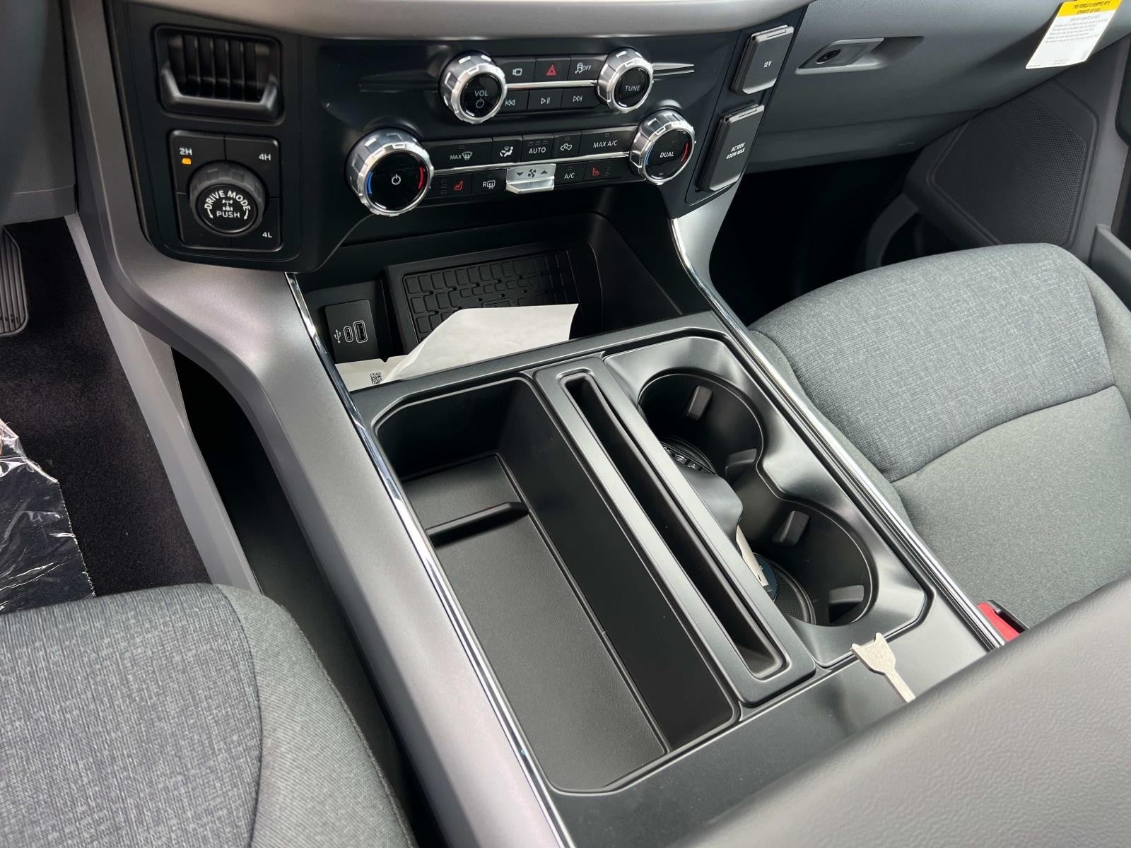 2025 Ford F-150 XLT 4WD SUPERCREW 5.5' BO