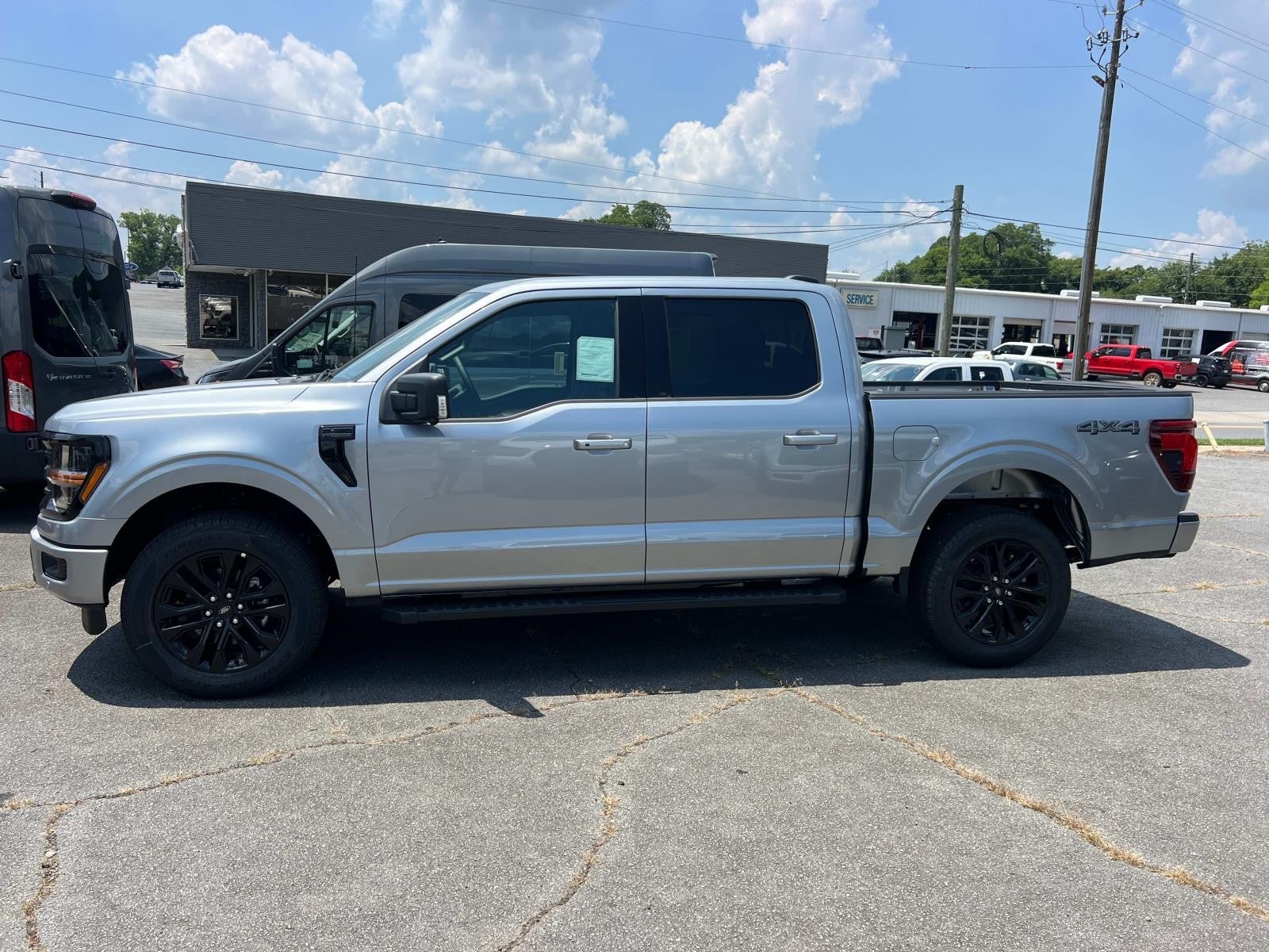 2025 Ford F-150 XLT 4WD SUPERCREW 5.5' BO