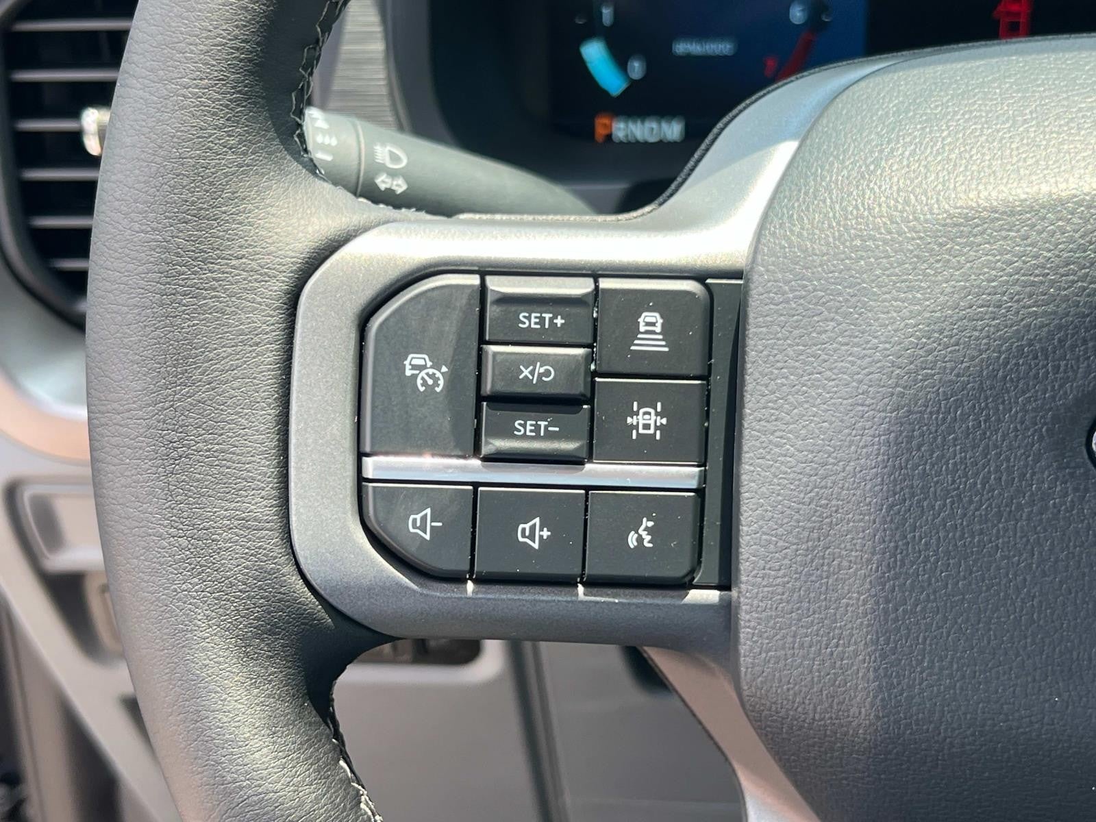 2025 Ford F-150 XLT 4WD SUPERCREW 5.5' BO