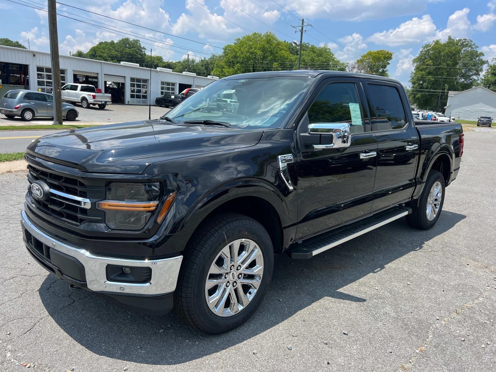 2025 Ford F-150 XLT 4WD SUPERCREW 5.5' BO
