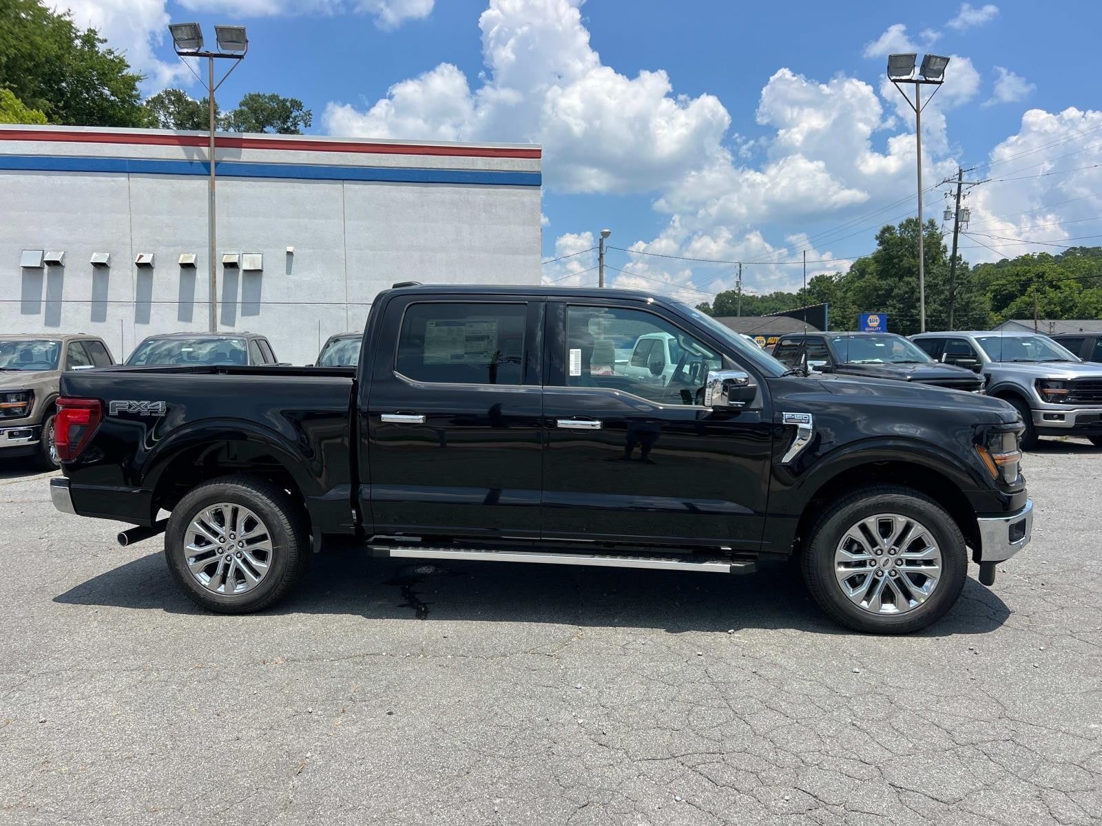 2025 Ford F-150 XLT 4WD SUPERCREW 5.5' BO