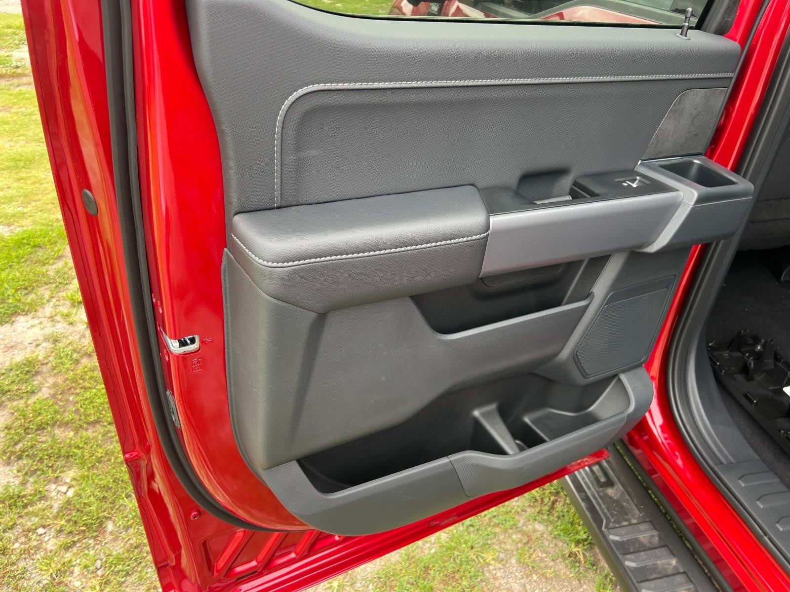 2025 Ford F-150 XLT 4WD SUPERCREW 5.5' BO