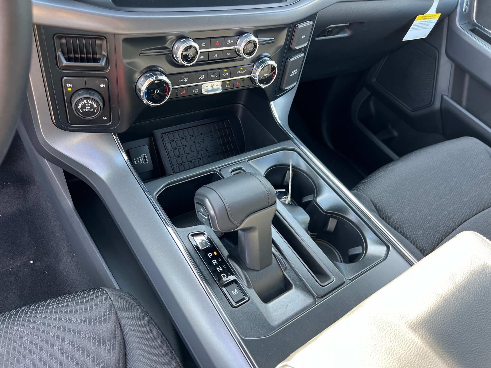 2025 Ford F-150 XLT 4WD SUPERCREW 5.5' BO