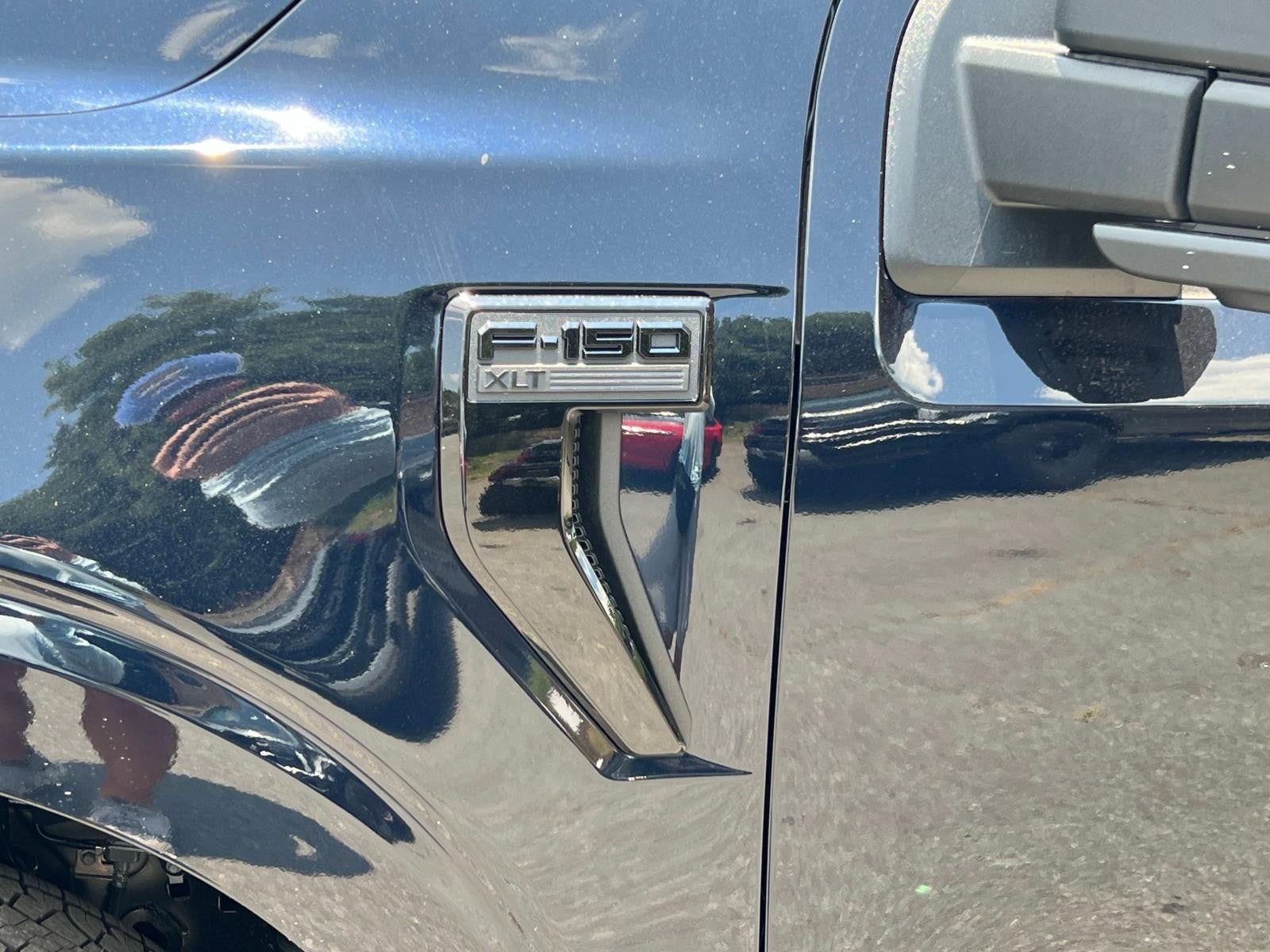 2025 Ford F-150 XLT 4WD SUPERCREW 5.5' BO