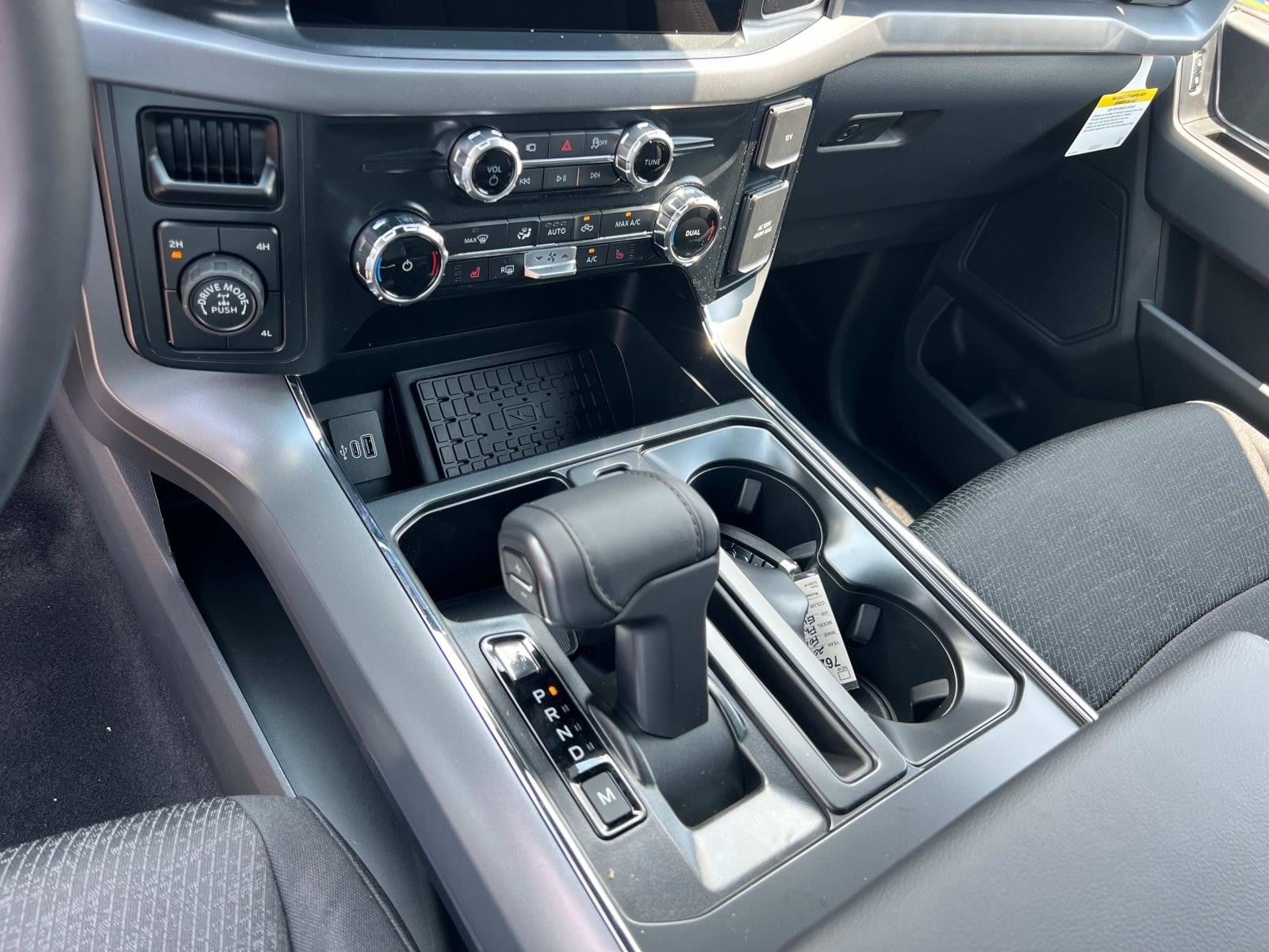 2025 Ford F-150 XLT 4WD SUPERCREW 5.5' BO