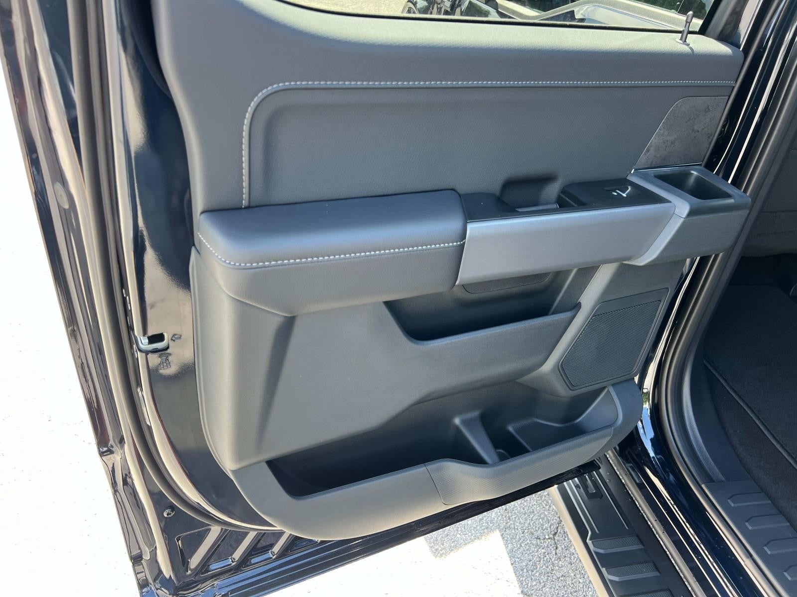 2025 Ford F-150 XLT 4WD SUPERCREW 5.5' BO