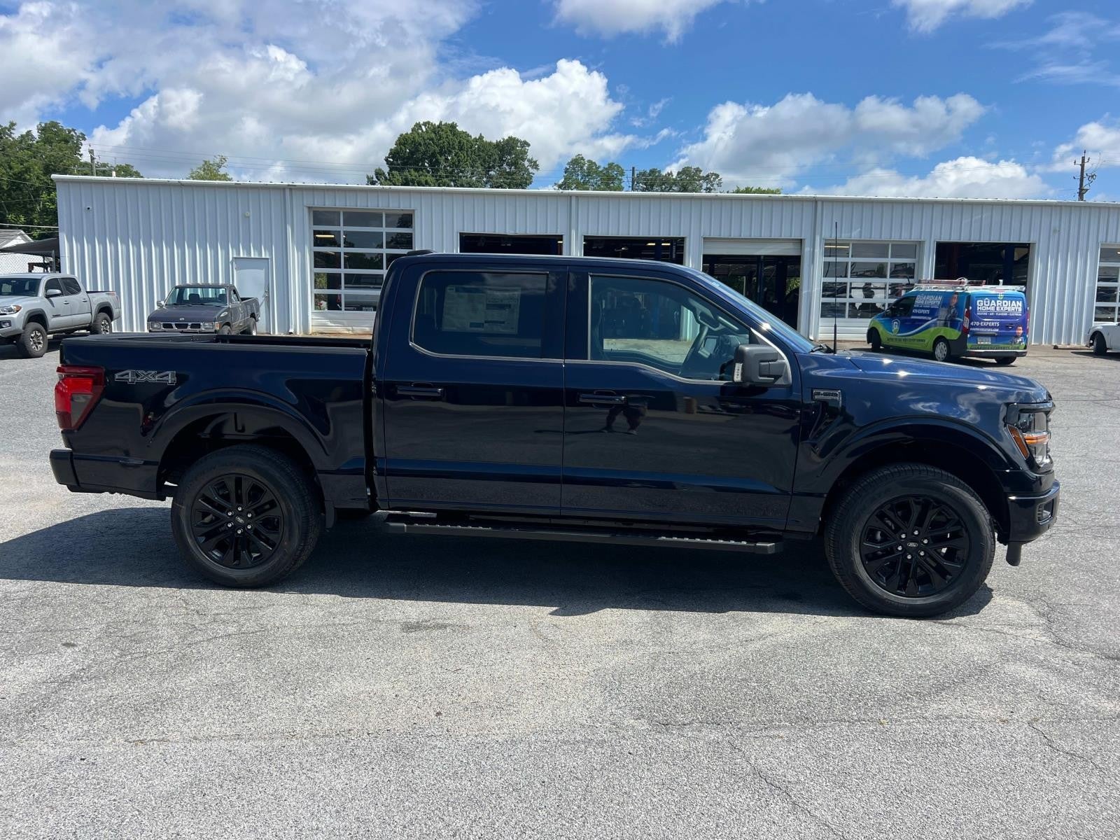 2025 Ford F-150 XLT 4WD SUPERCREW 5.5' BO