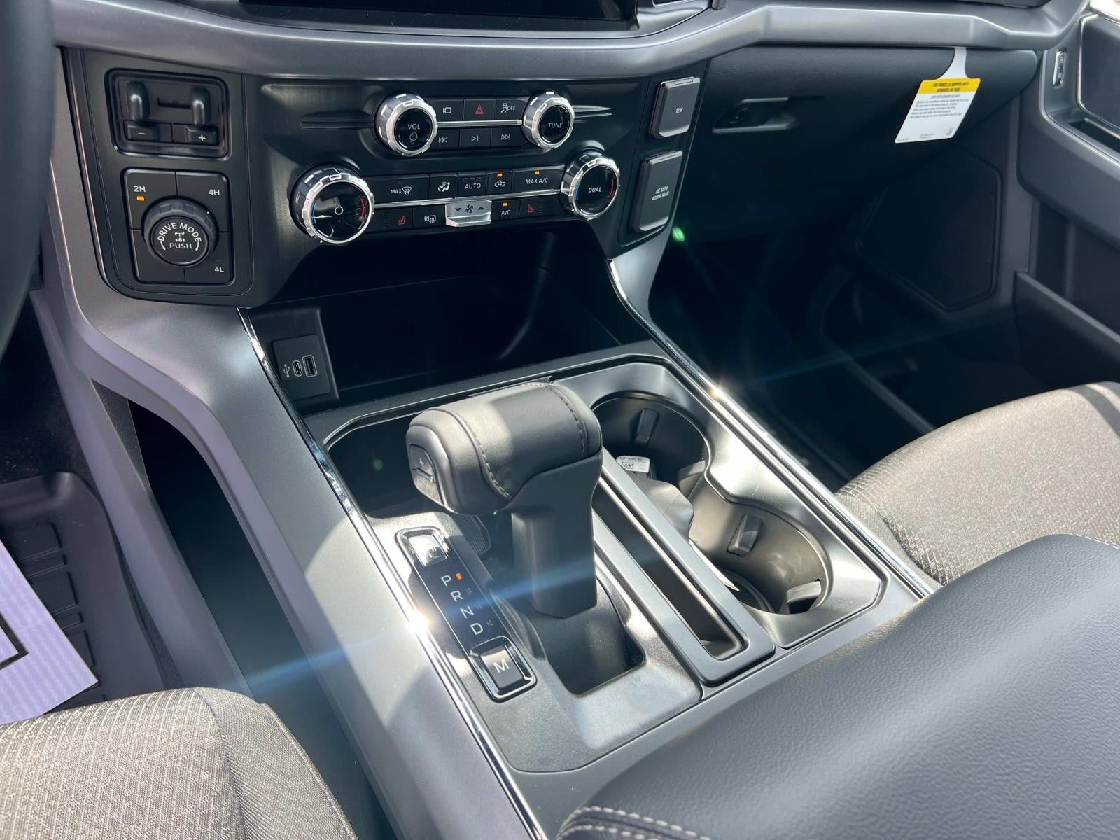 2025 Ford F-150 XLT 4WD SUPERCREW 5.5' BO