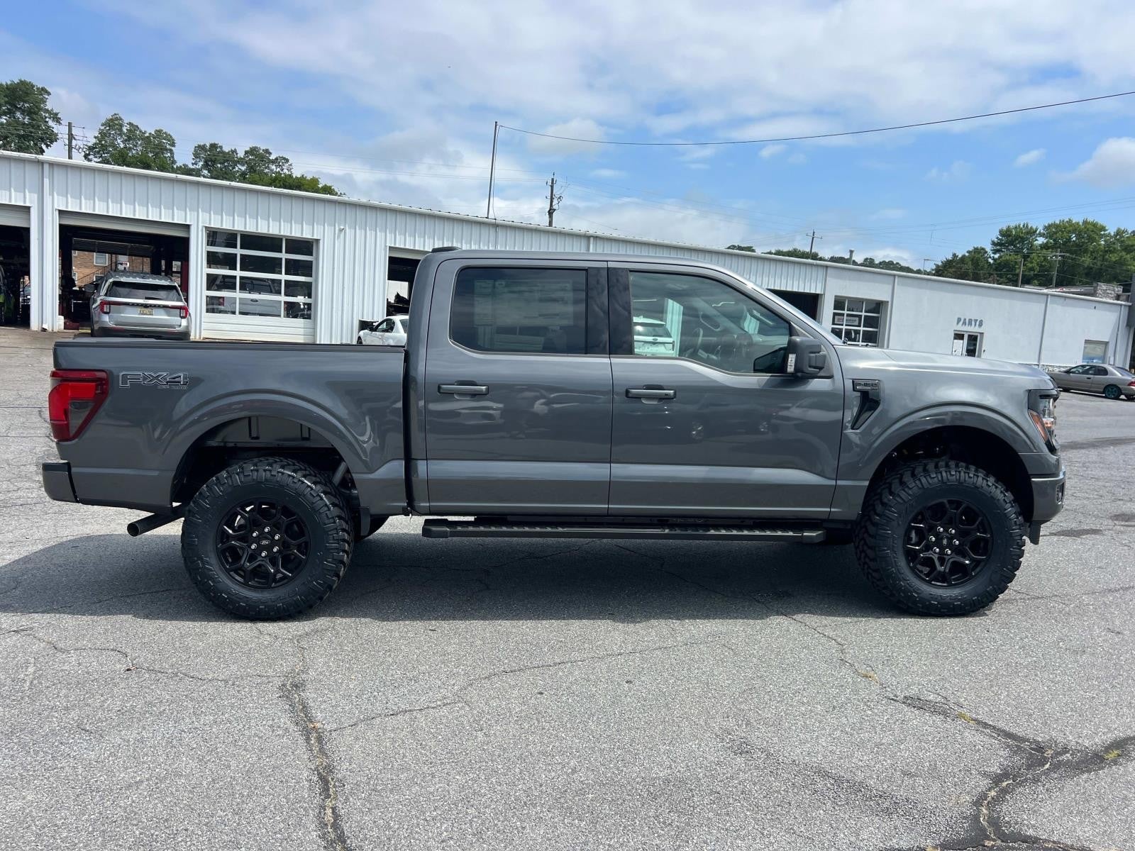 2025 Ford F-150 XLT 4WD SUPERCREW 5.5' BO
