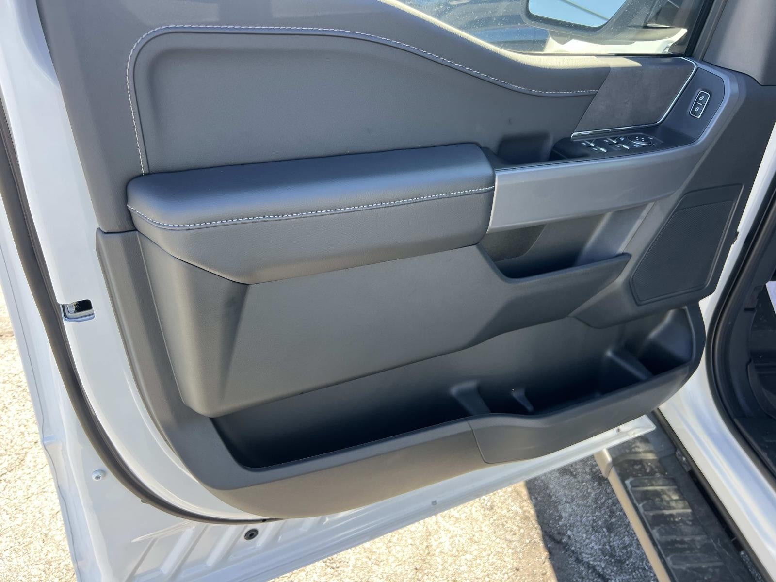 2025 Ford F-150 XLT 4WD SUPERCREW 5.5' BO PUG PACKAGE