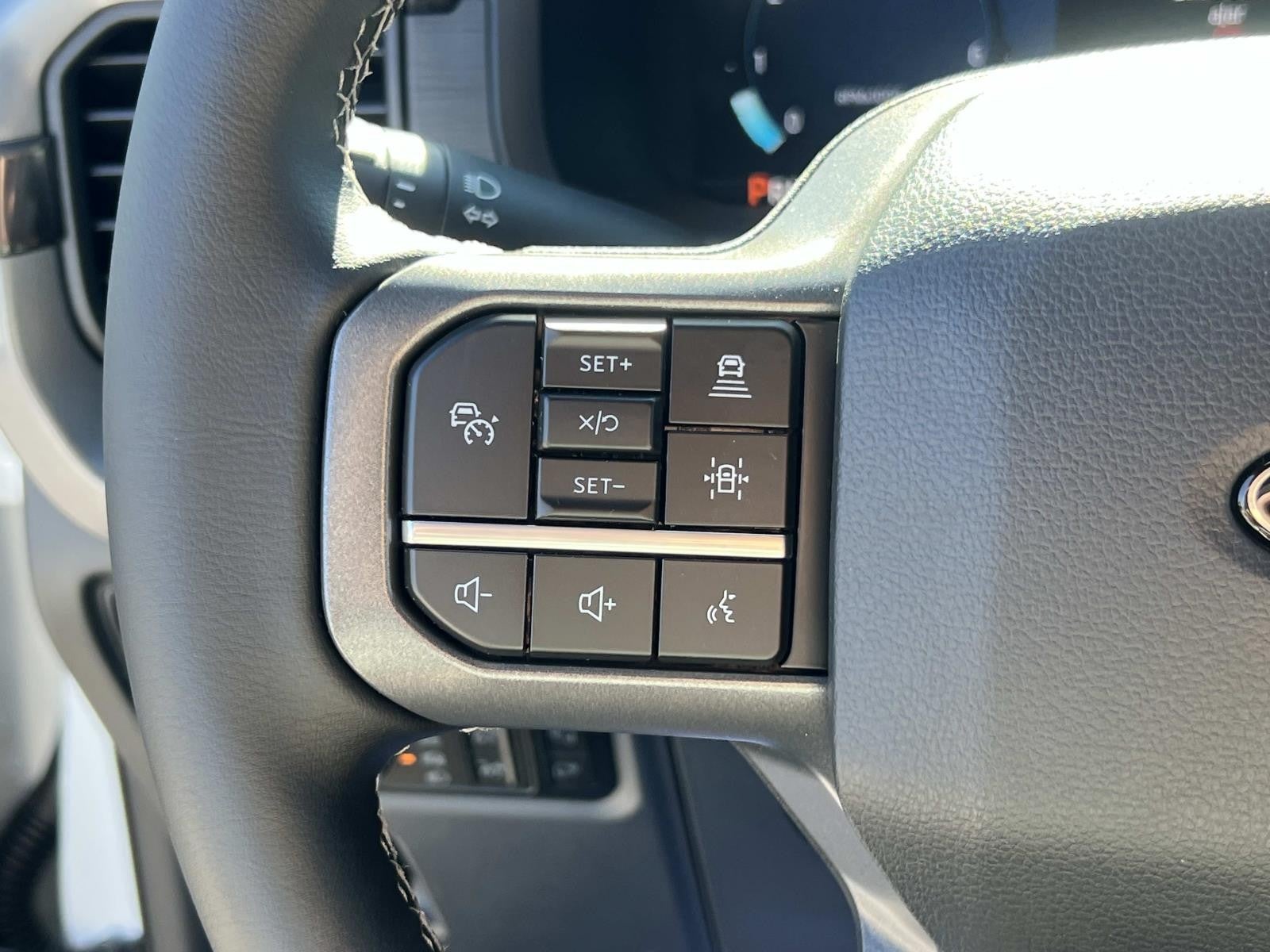 2025 Ford F-150 XLT 4WD SUPERCREW 5.5' BO PUG PACKAGE