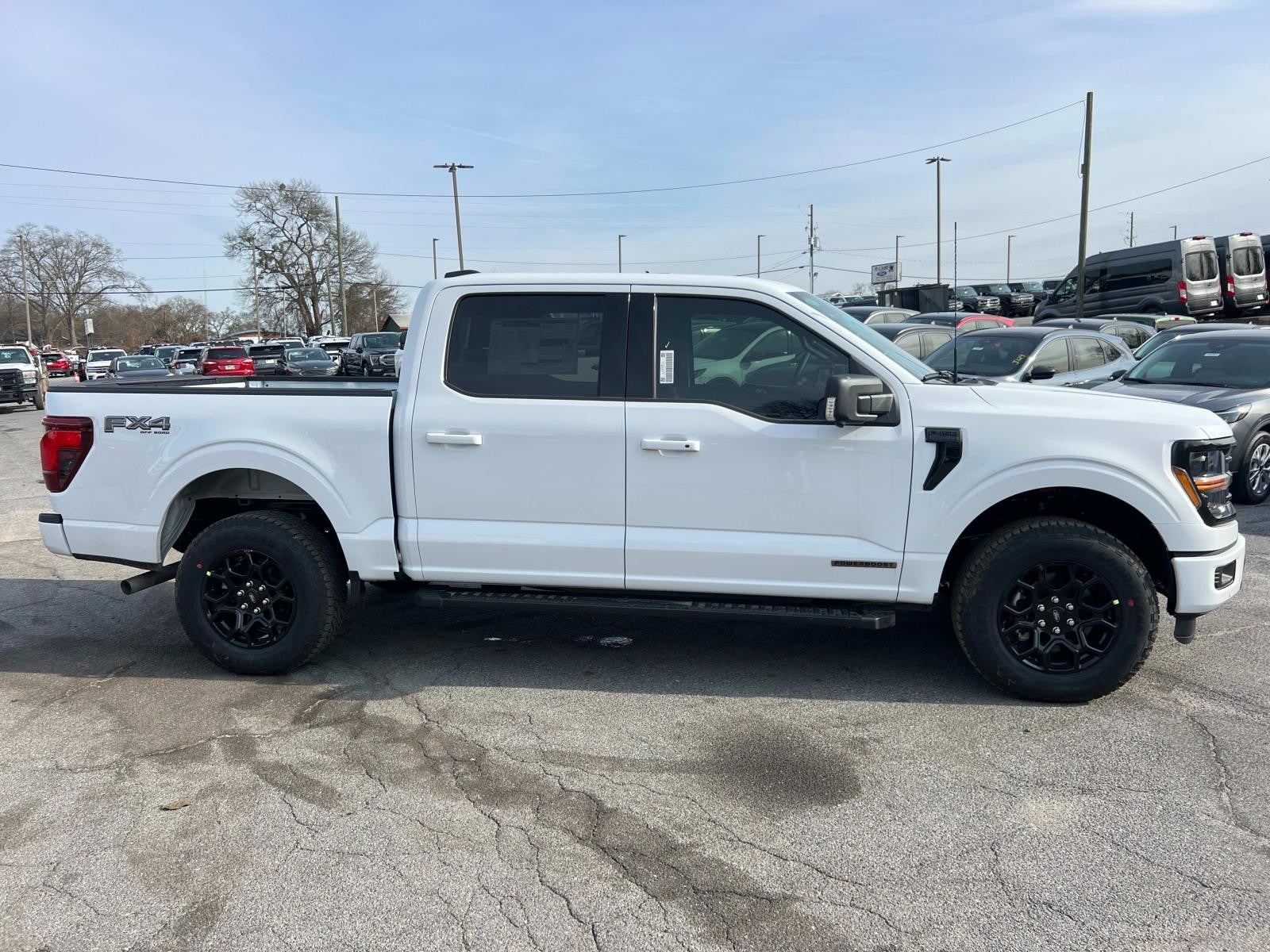 2025 Ford F-150 XLT 4WD SUPERCREW 5.5' BO