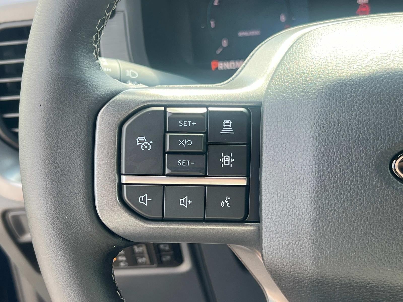 2025 Ford F-150 XLT 4WD SUPERCREW 5.5' BO