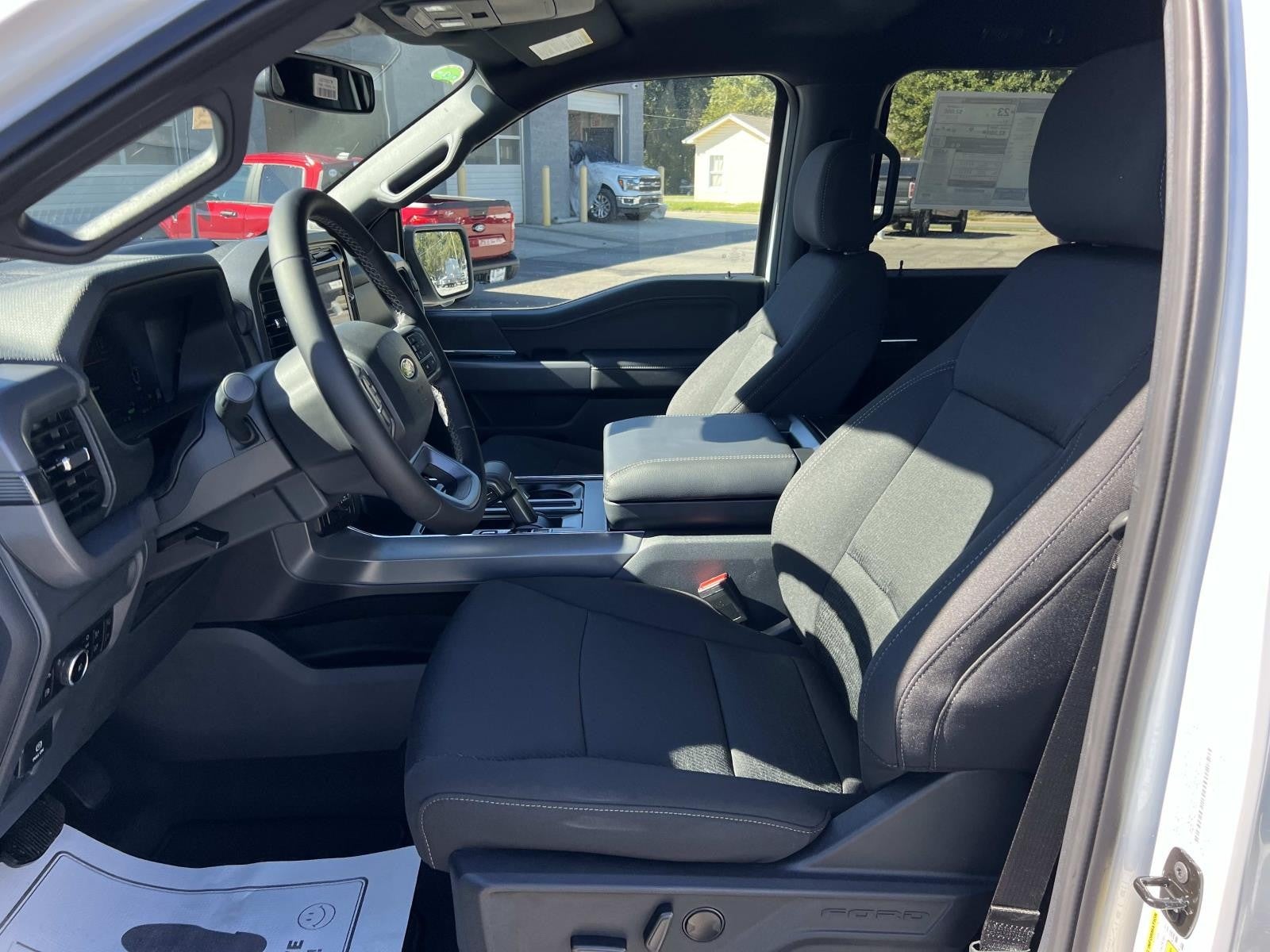 2025 Ford F-150 XLT 4WD SUPERCREW 5.5' BO