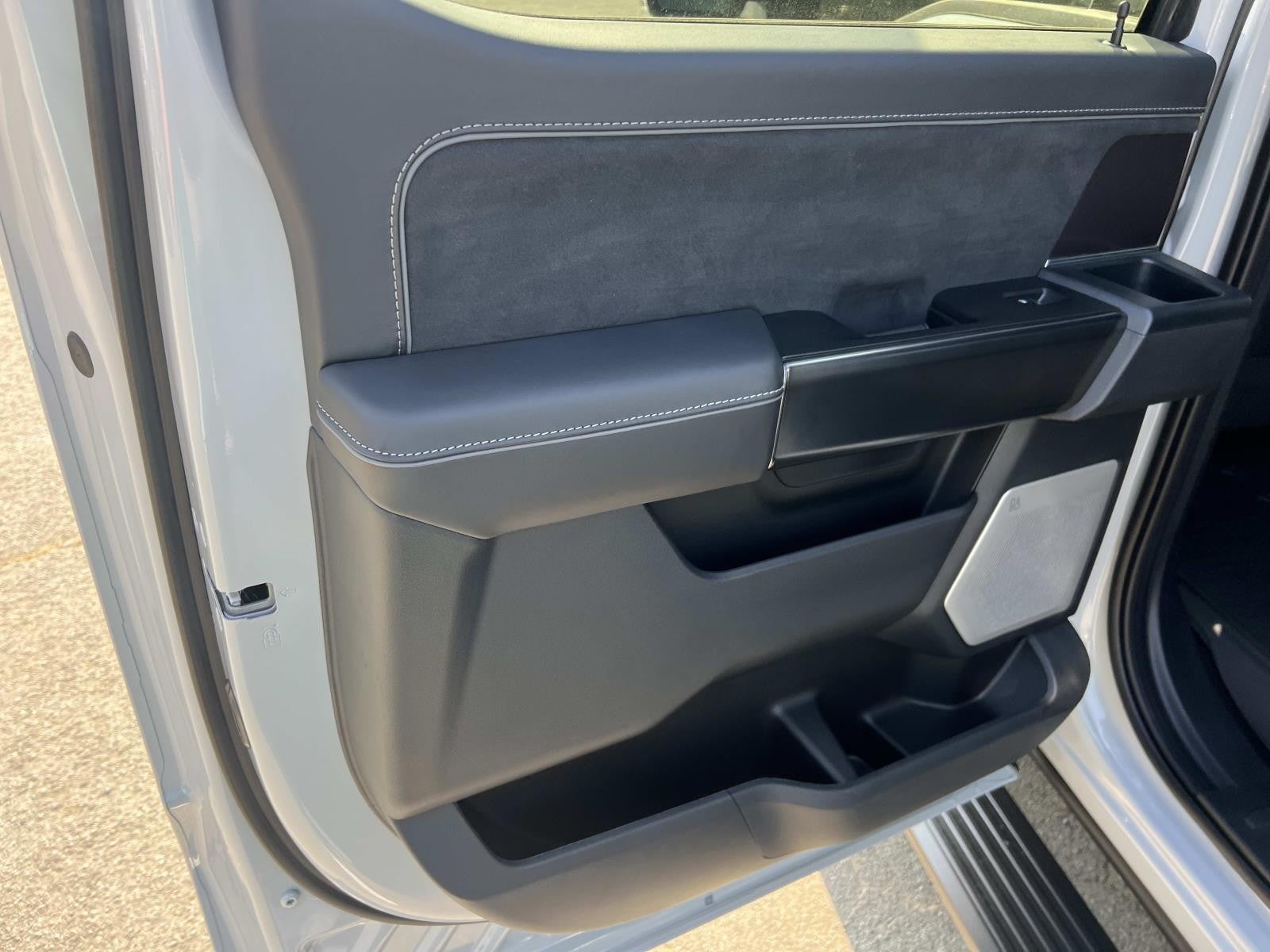 2025 Ford F-150 PLATINUM 4WD SUPERCREW 5.