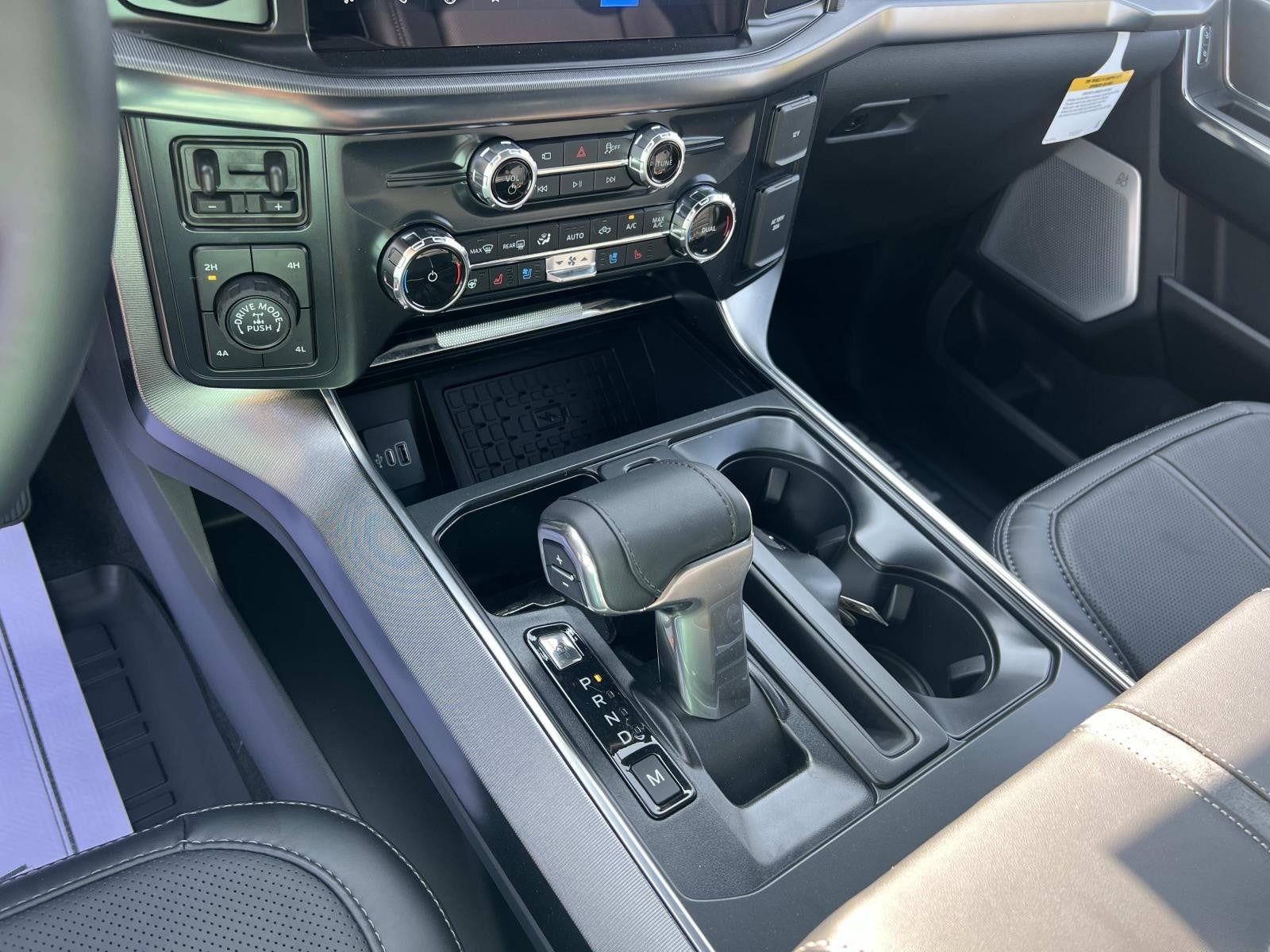 2025 Ford F-150 PLATINUM 4WD SUPERCREW 5.