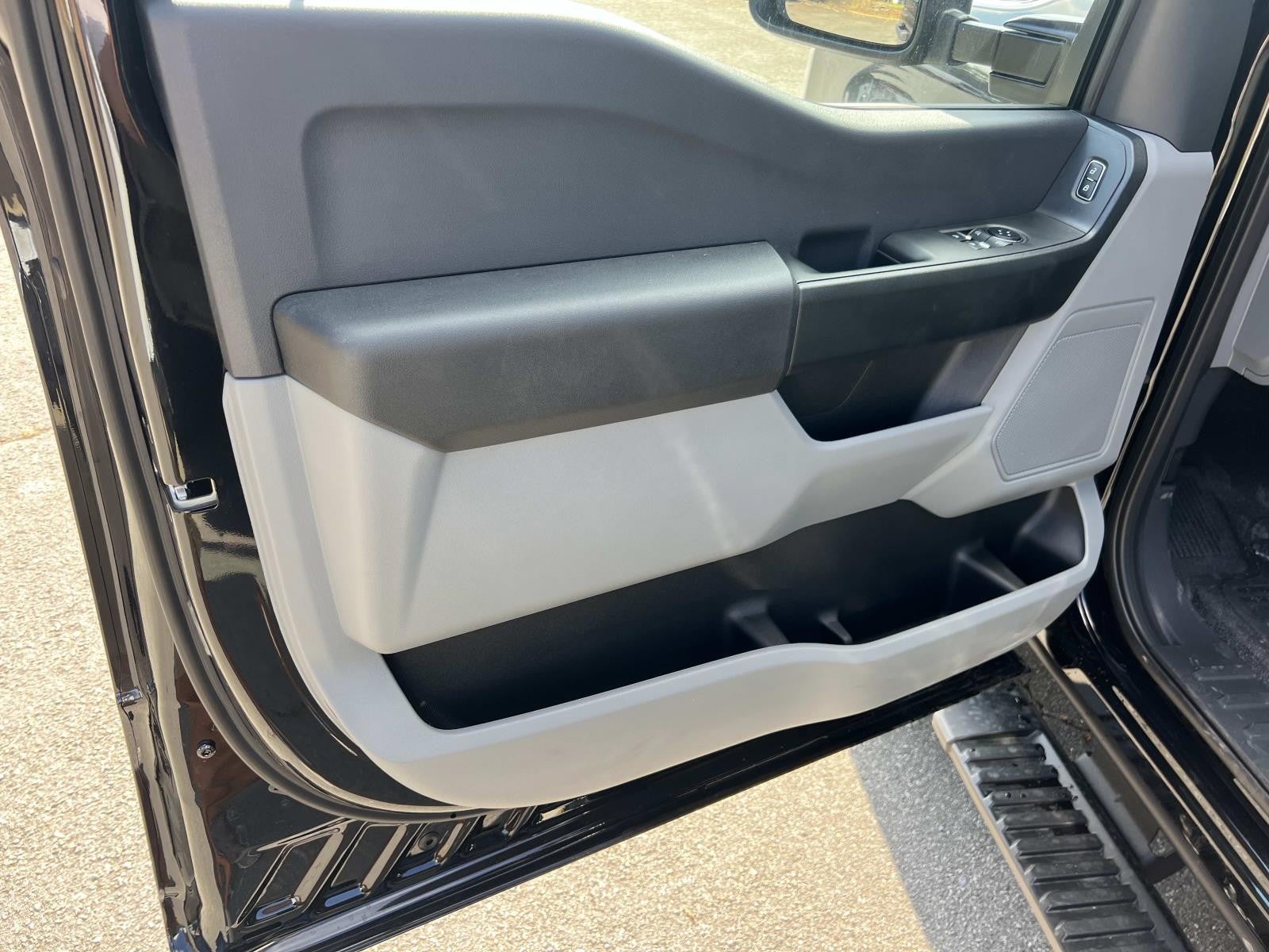 2026 Ford Super Duty F-350 SRW XL 2WD REG CAB 8' BOX