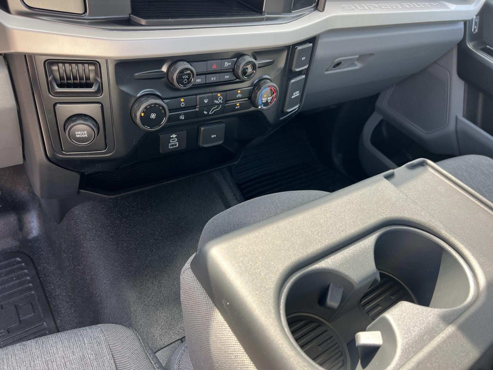 2026 Ford Super Duty F-350 SRW XL 2WD REG CAB 8' BOX