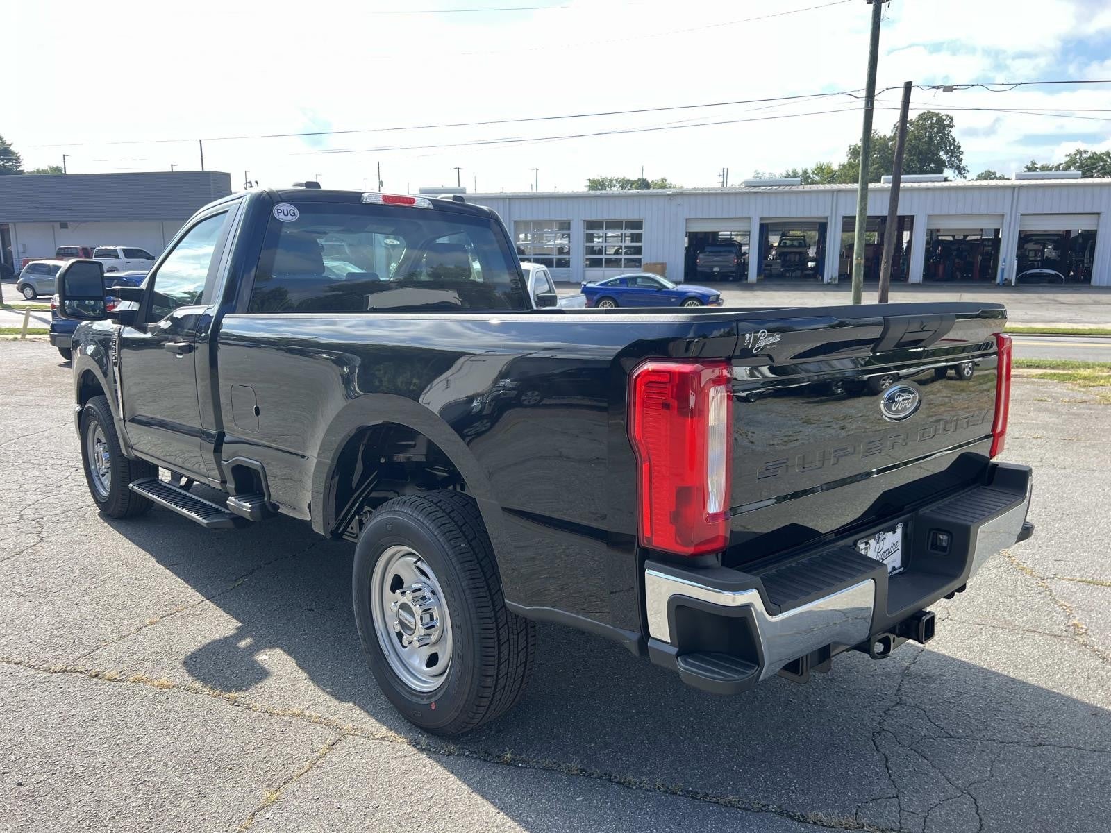 2026 Ford Super Duty F-350 SRW XL 2WD REG CAB 8' BOX