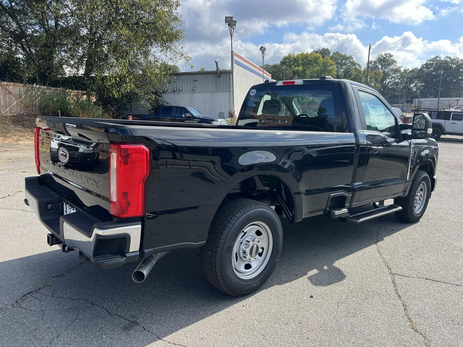 2026 Ford Super Duty F-350 SRW XL 2WD REG CAB 8' BOX