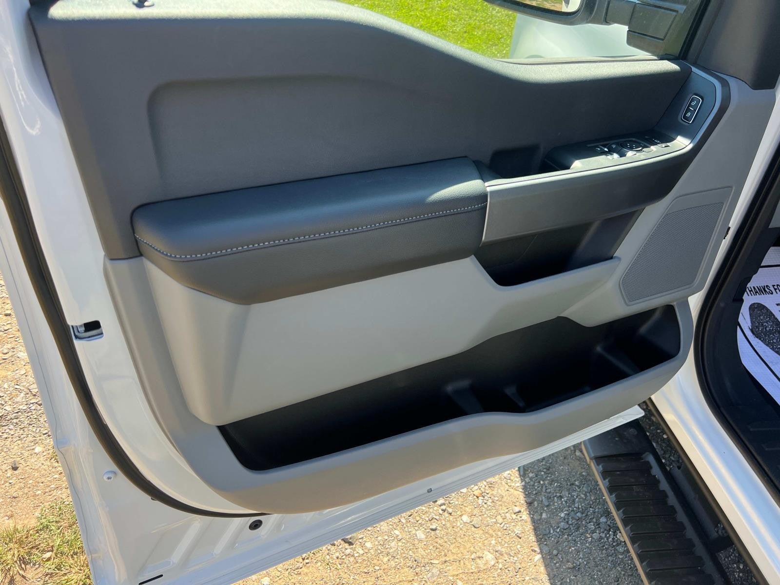 2026 Ford Super Duty F-350 SRW XLT 2WD REG CAB 8' BOX