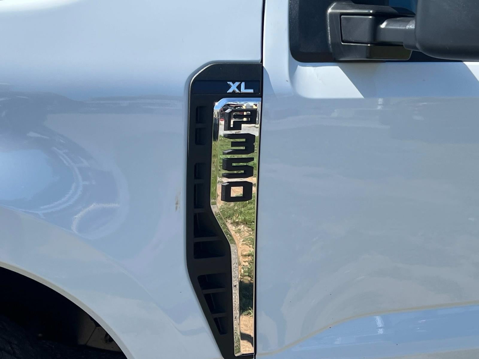 2026 Ford Super Duty F-350 SRW XL 2WD REG CAB 8' BOX