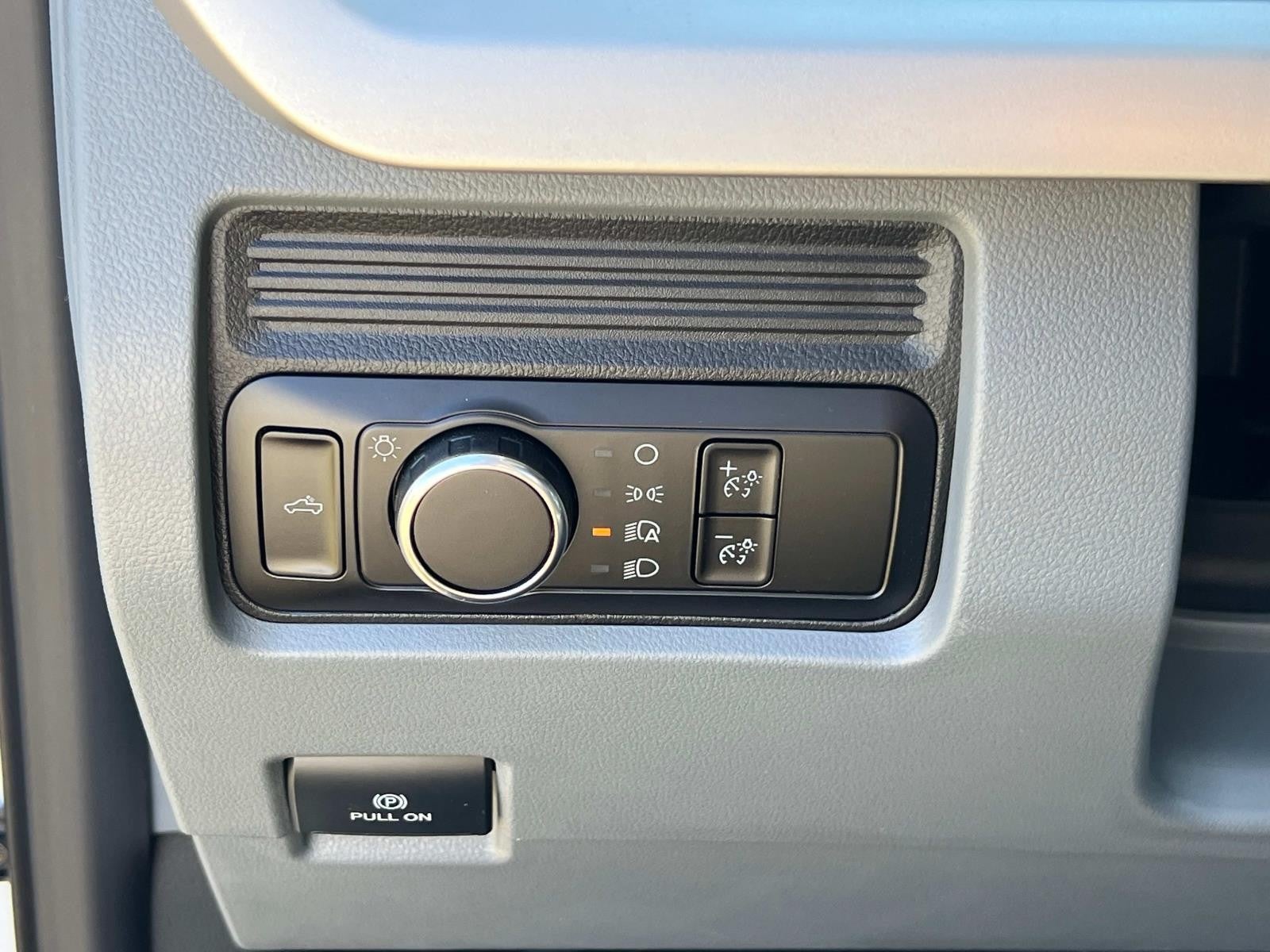 2026 Ford Super Duty F-350 SRW XL 2WD REG CAB 8' BOX