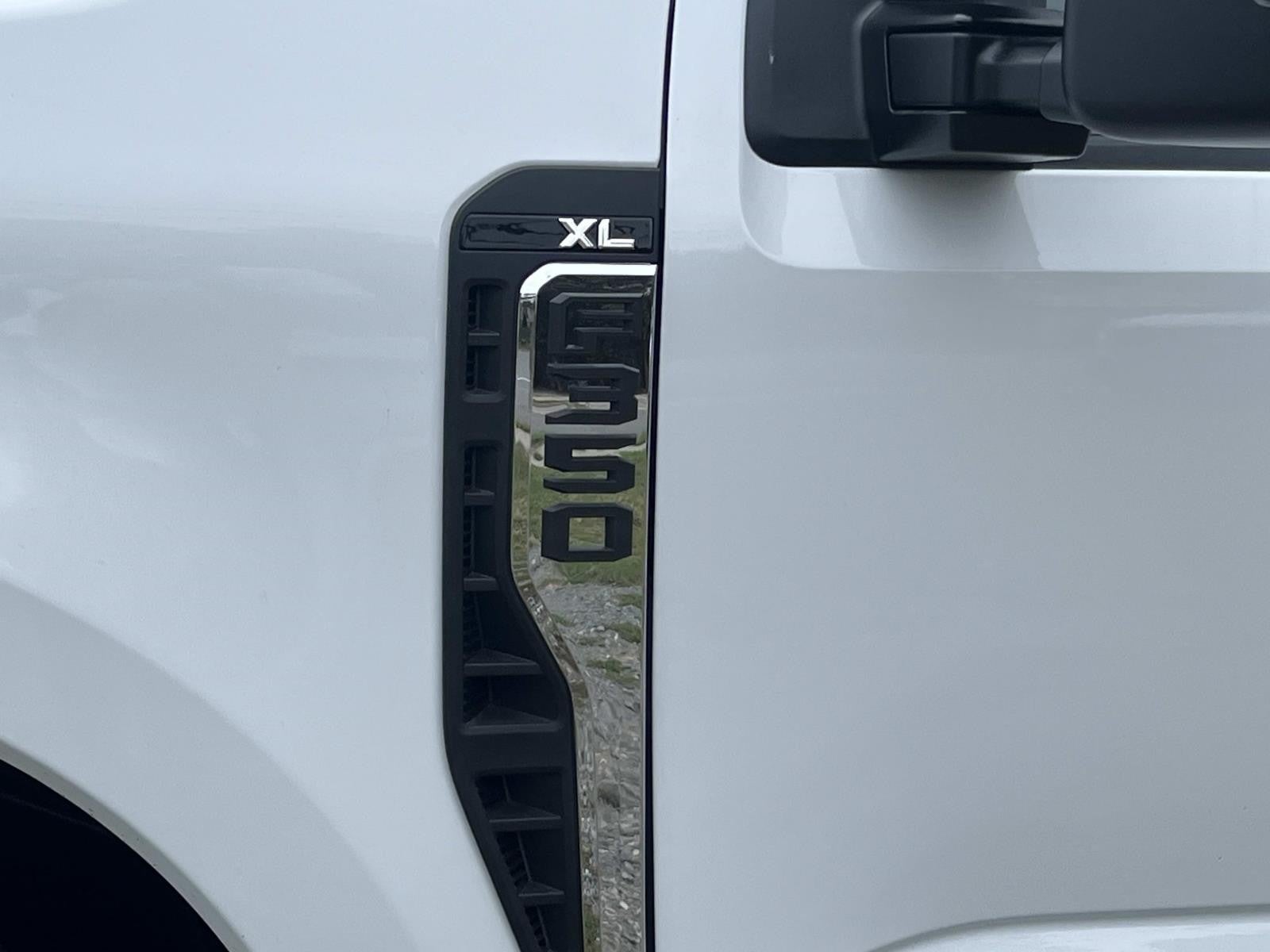 2026 Ford Super Duty F-350 SRW XL 2WD REG CAB 8' BOX