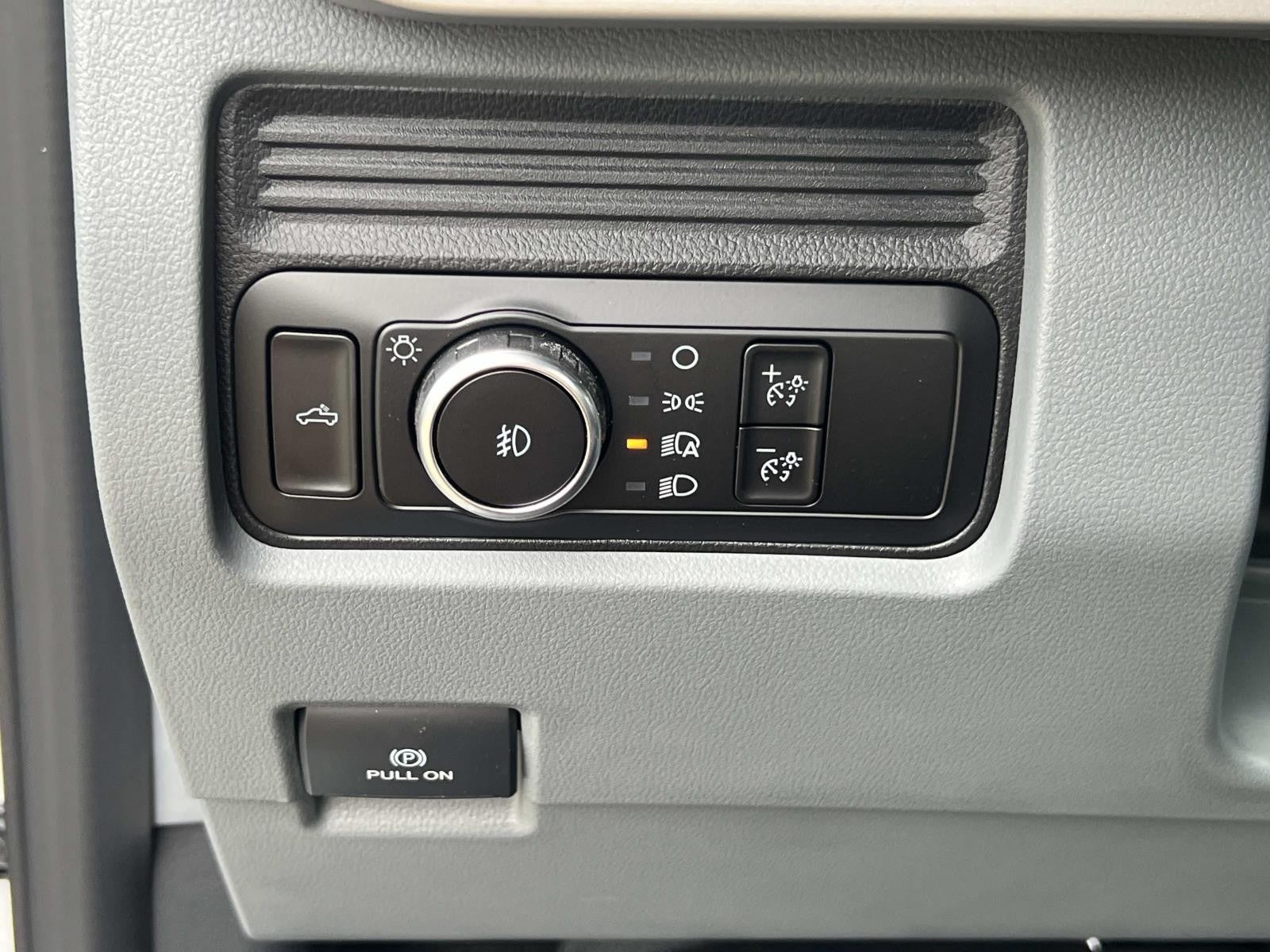 2026 Ford Super Duty F-350 SRW XL 2WD REG CAB 8' BOX