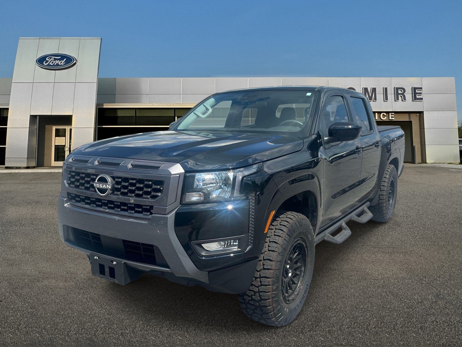 2025 Nissan Frontier SV
