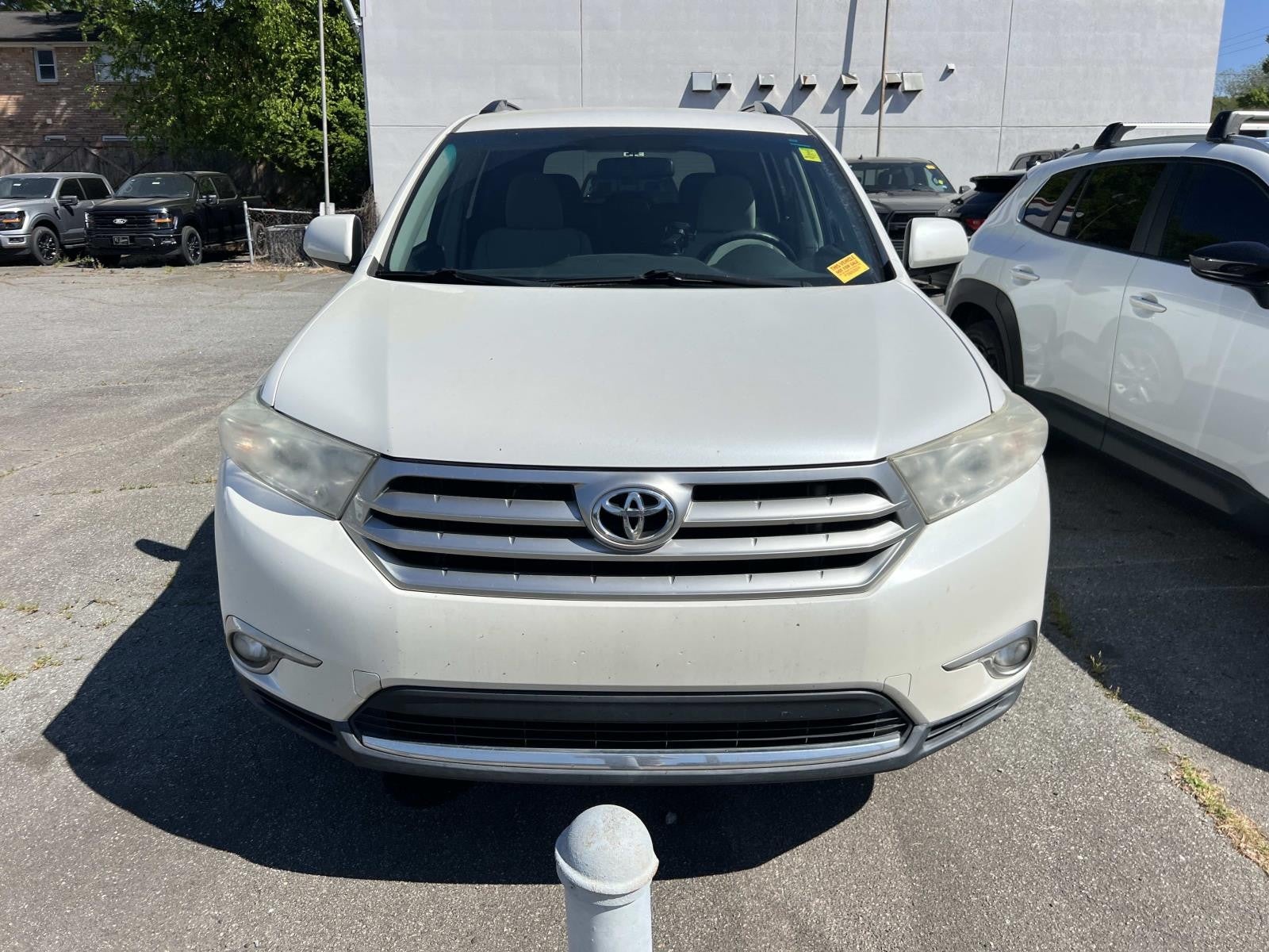 2011 Toyota Highlander FWD 4DR L4 BASE