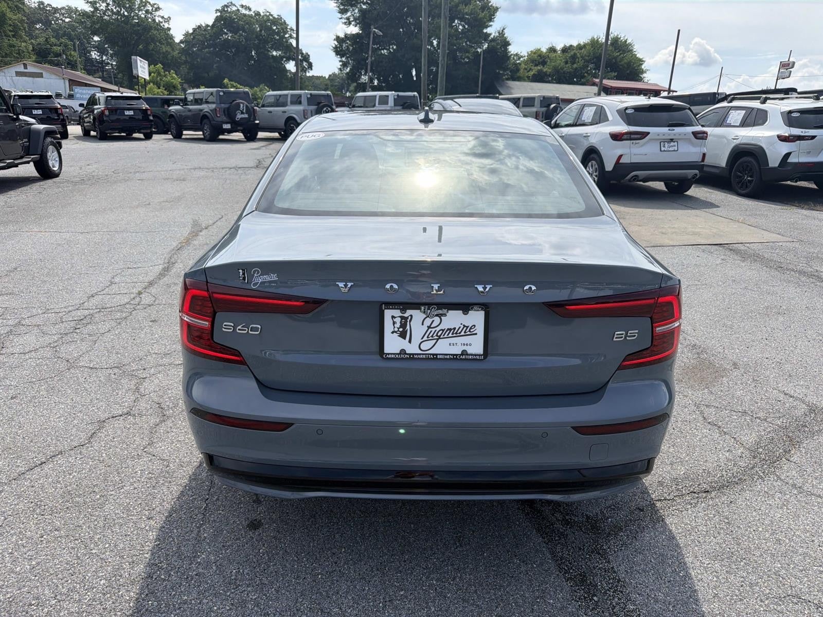 2024 Volvo S60 Plus Dark Theme