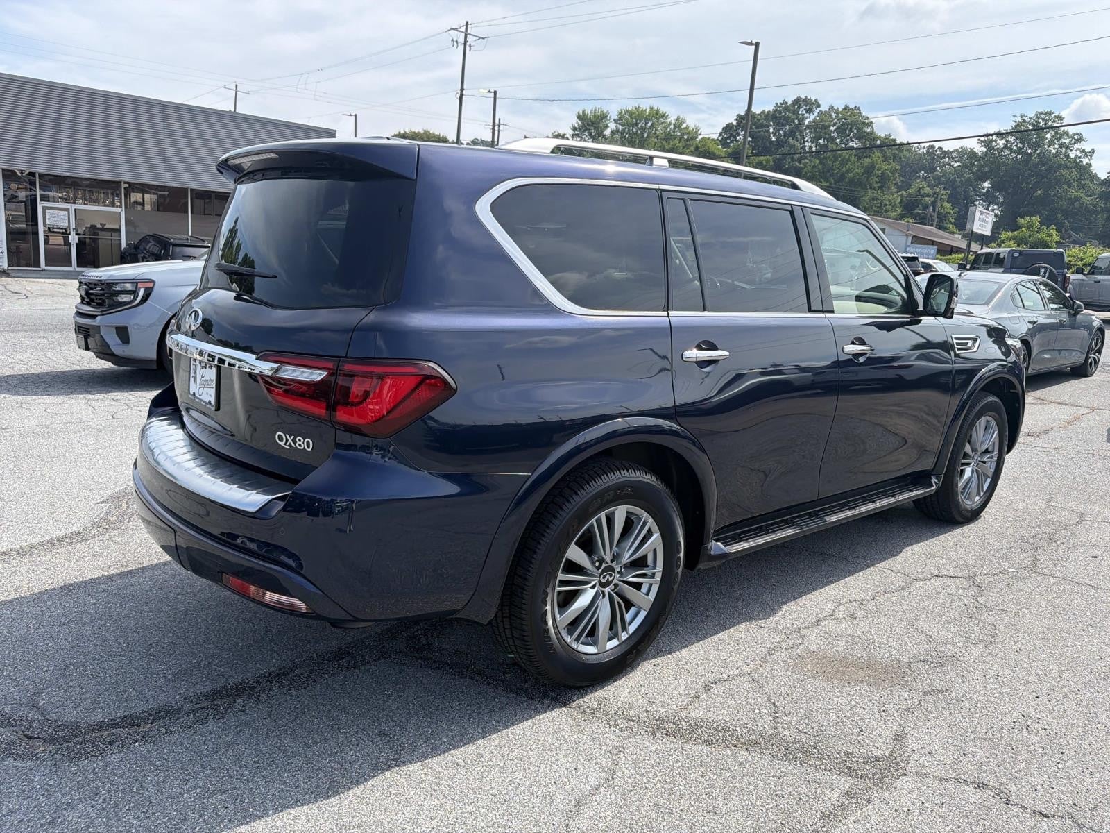 2021 INFINITI QX80 LUXE