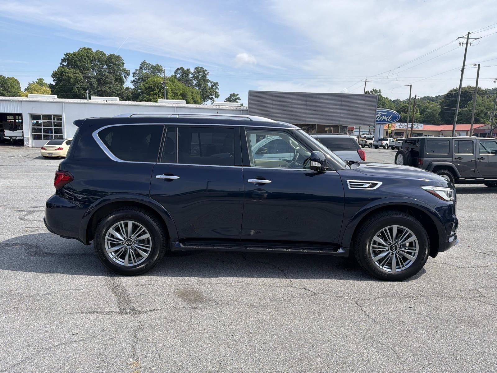 2021 INFINITI QX80 LUXE