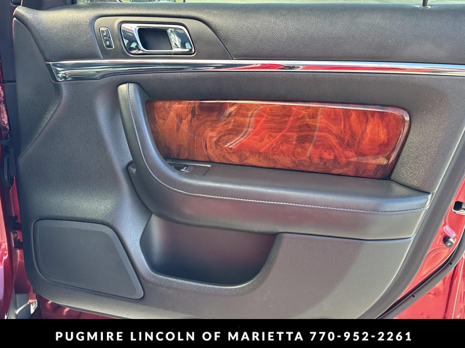 2016 Lincoln MKS Base