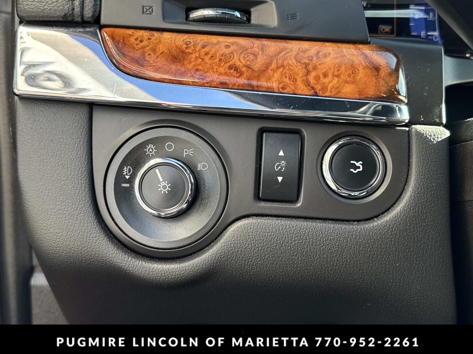 2016 Lincoln MKS Base