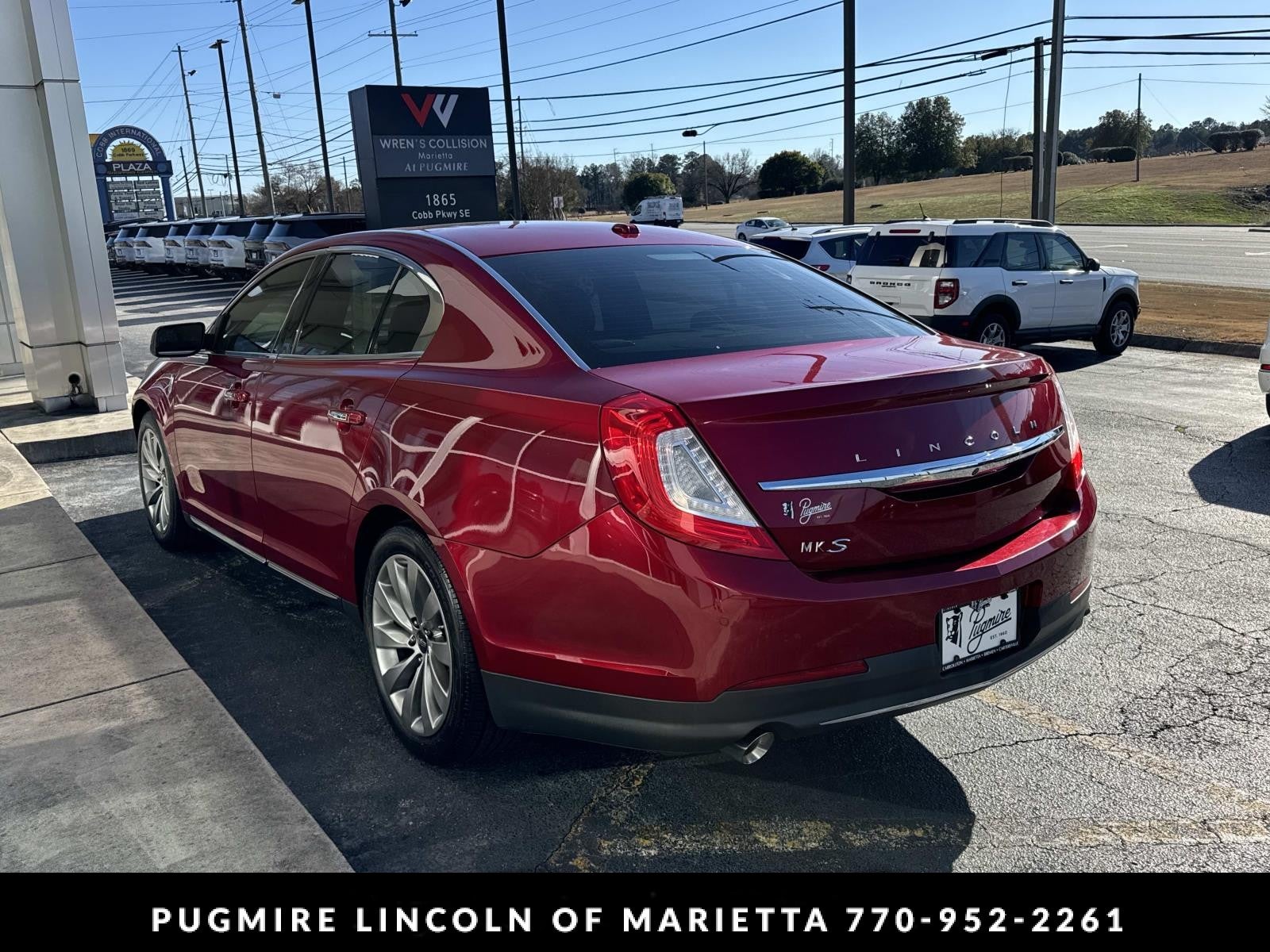 2016 Lincoln MKS Base