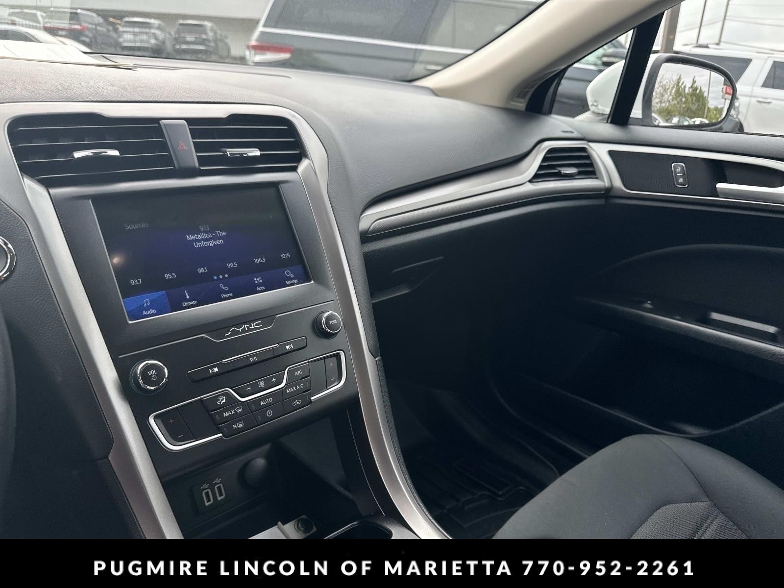 2020 Ford Fusion SE