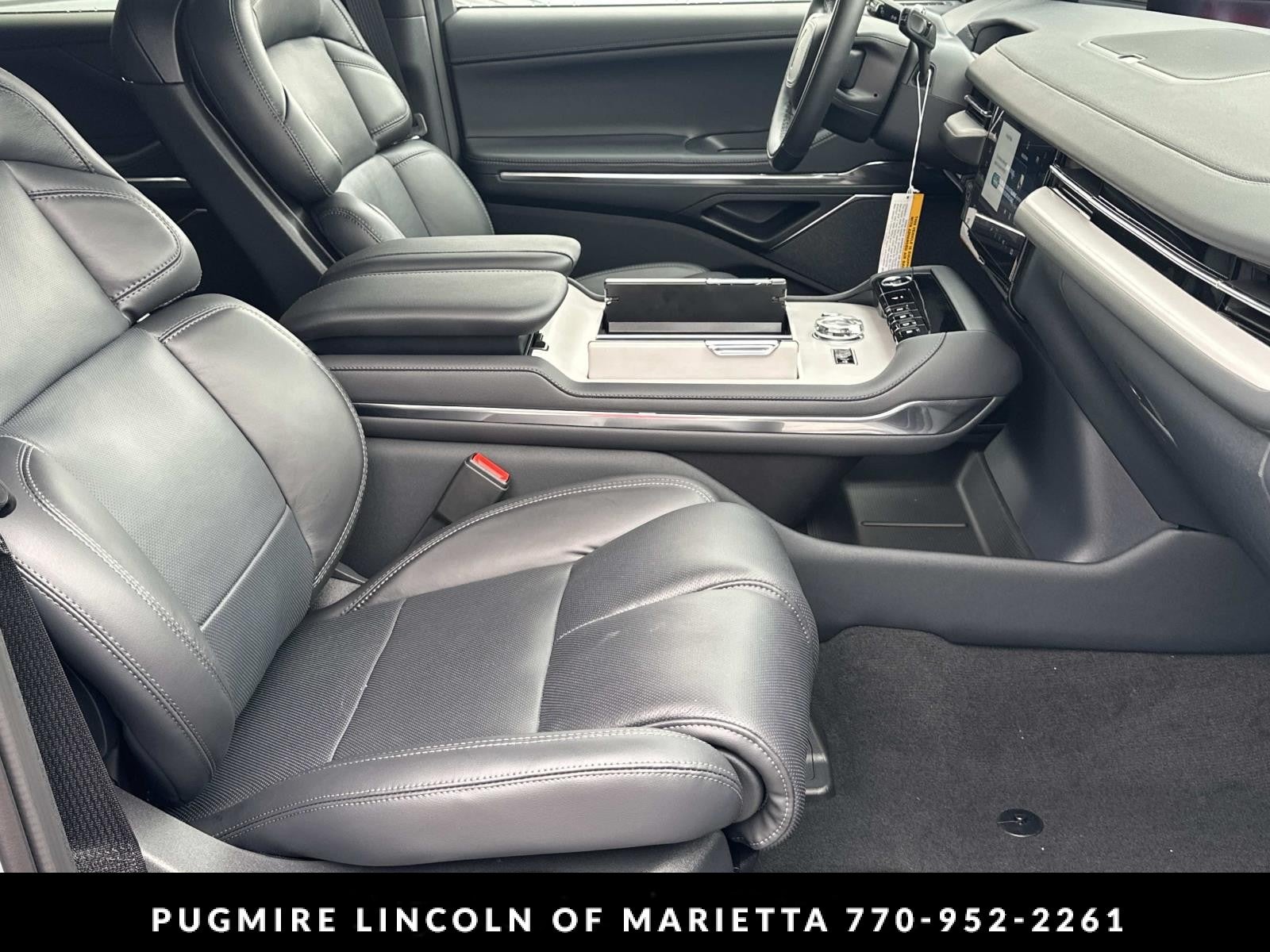2027 Lincoln Navigator Reserve