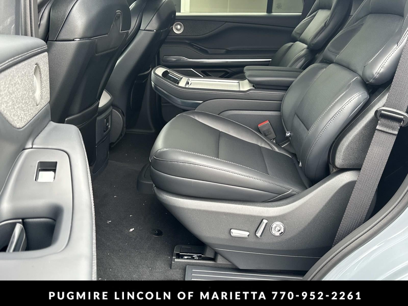 2027 Lincoln Navigator Reserve