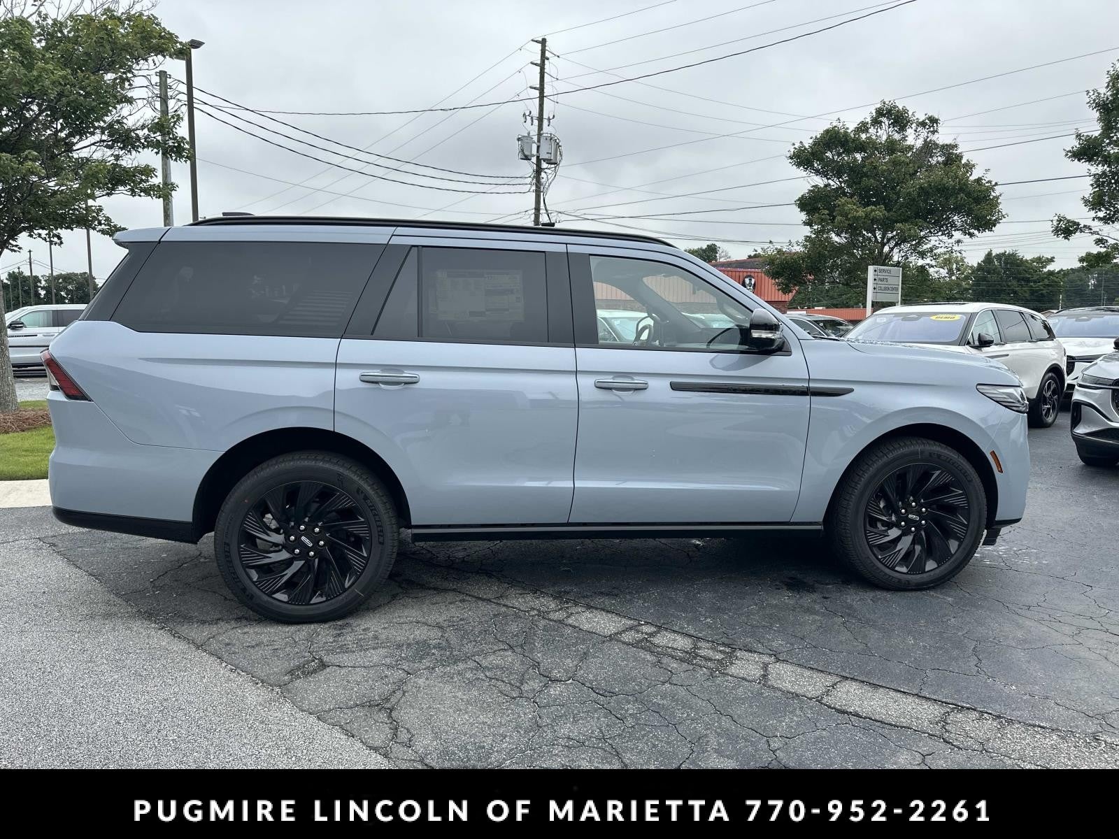 2027 Lincoln Navigator Reserve