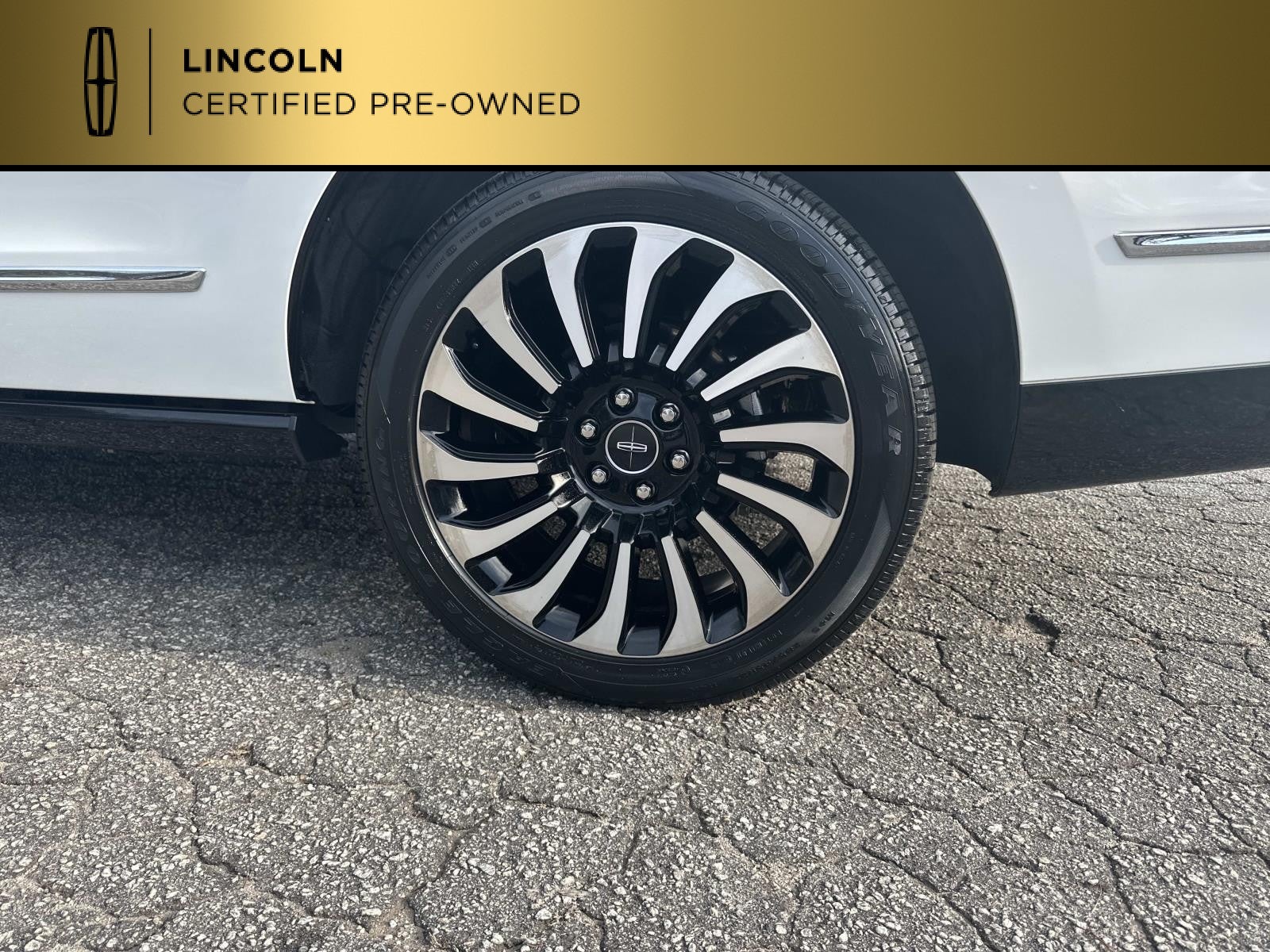 2022 Lincoln Navigator Black Label
